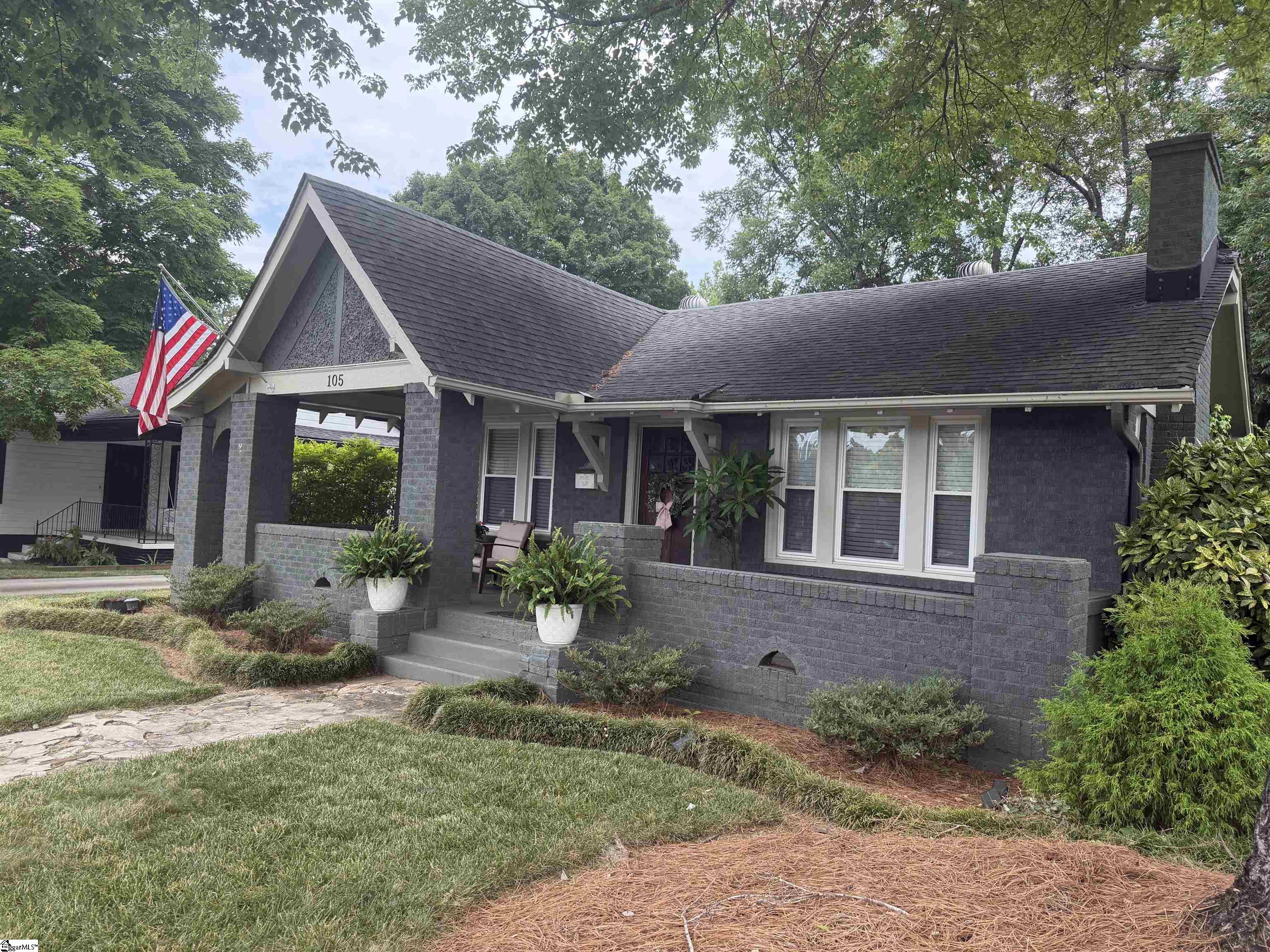 105 E Blue Ridge Drive Property Photo 4