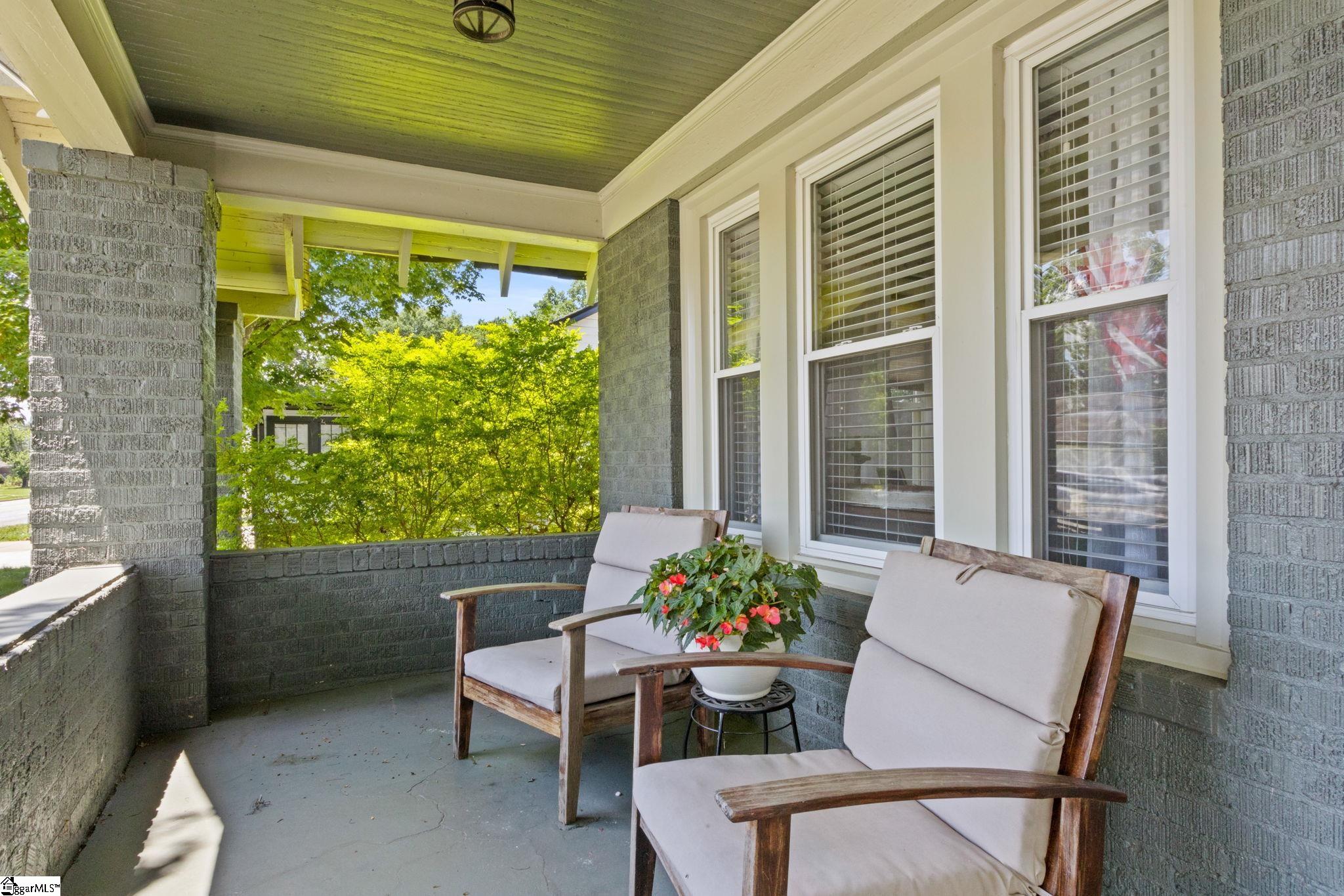 105 E Blue Ridge Drive Property Photo 8