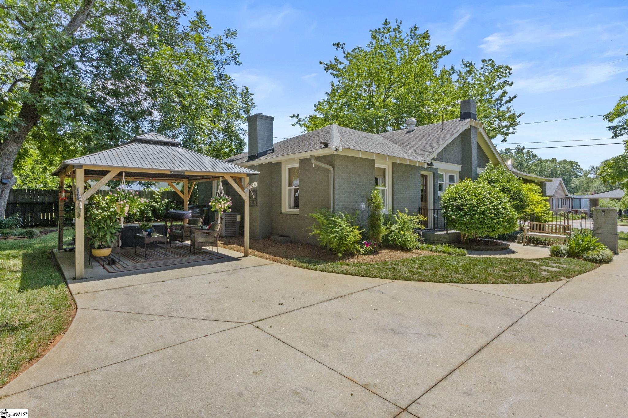 105 E Blue Ridge Drive Property Photo 27