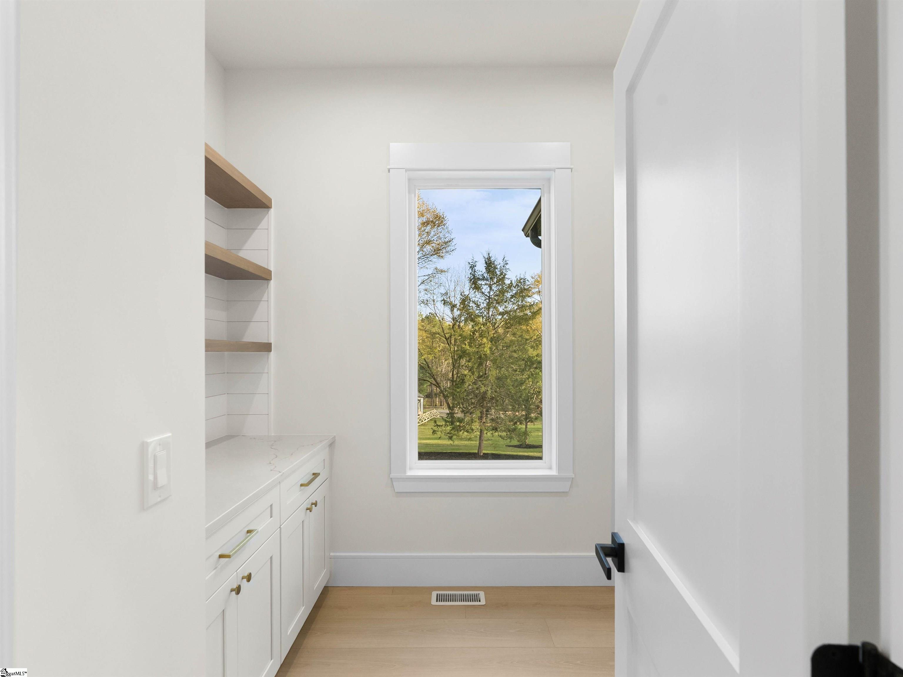 1596928 Property Photo 21