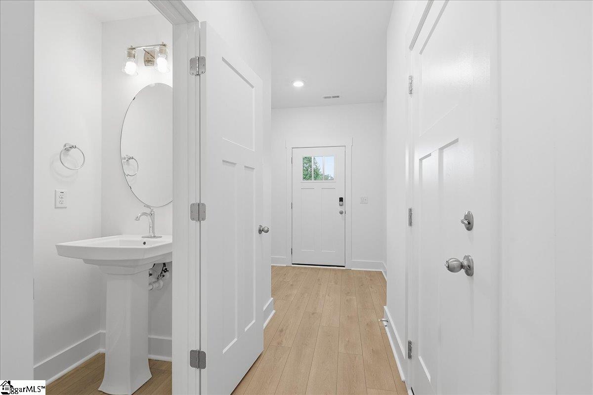 28 Shoemaker Road Property Photo 5