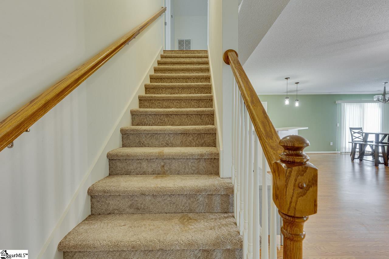 1010 Meehan Way Property Photo 5