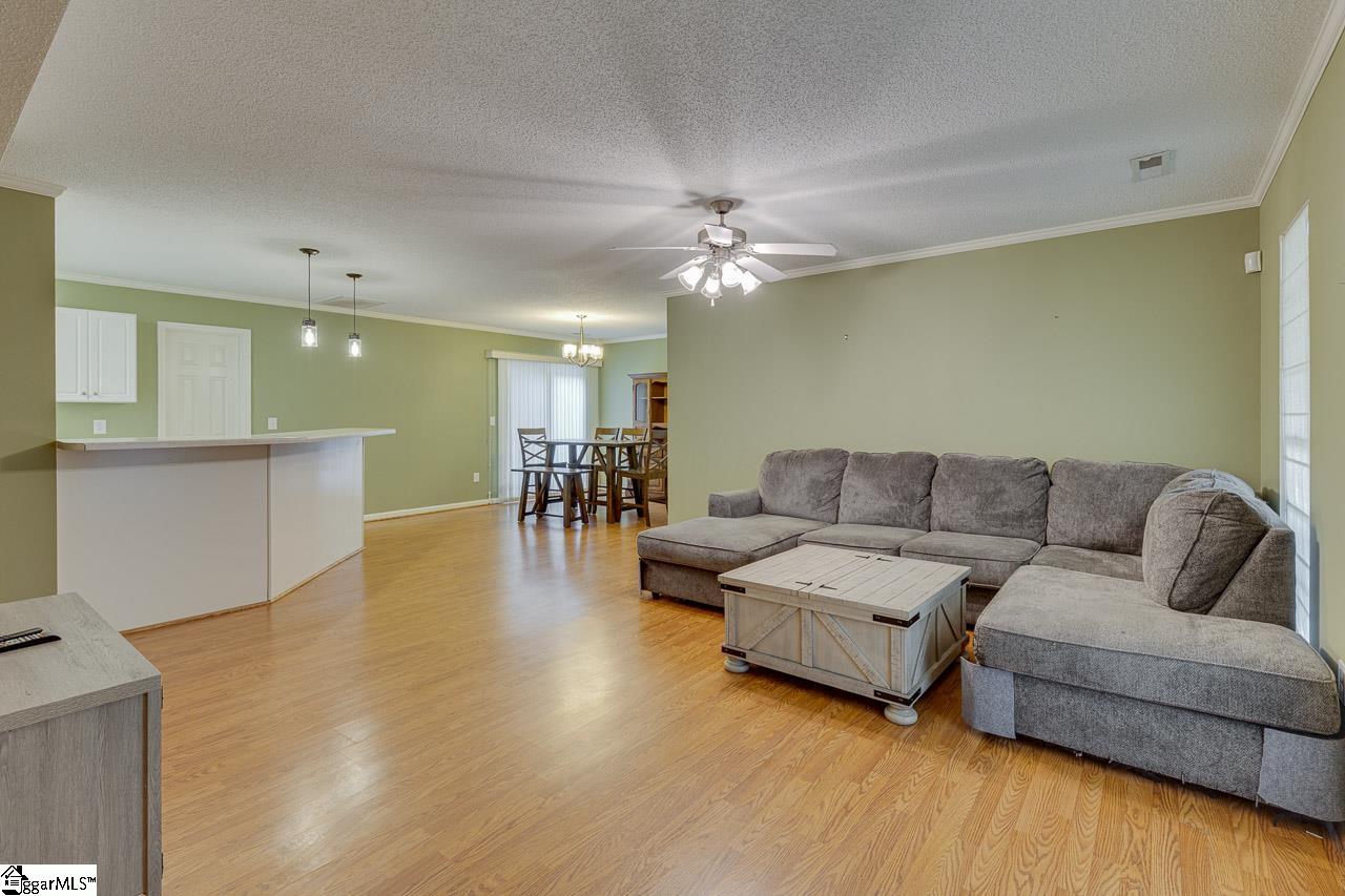 1010 Meehan Way Property Photo 7