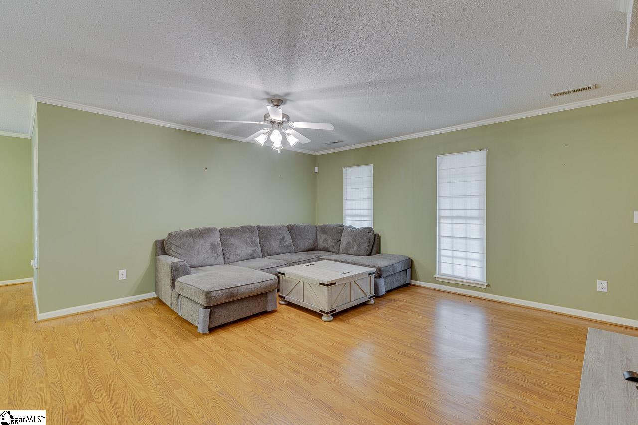 1010 Meehan Way Property Photo 8