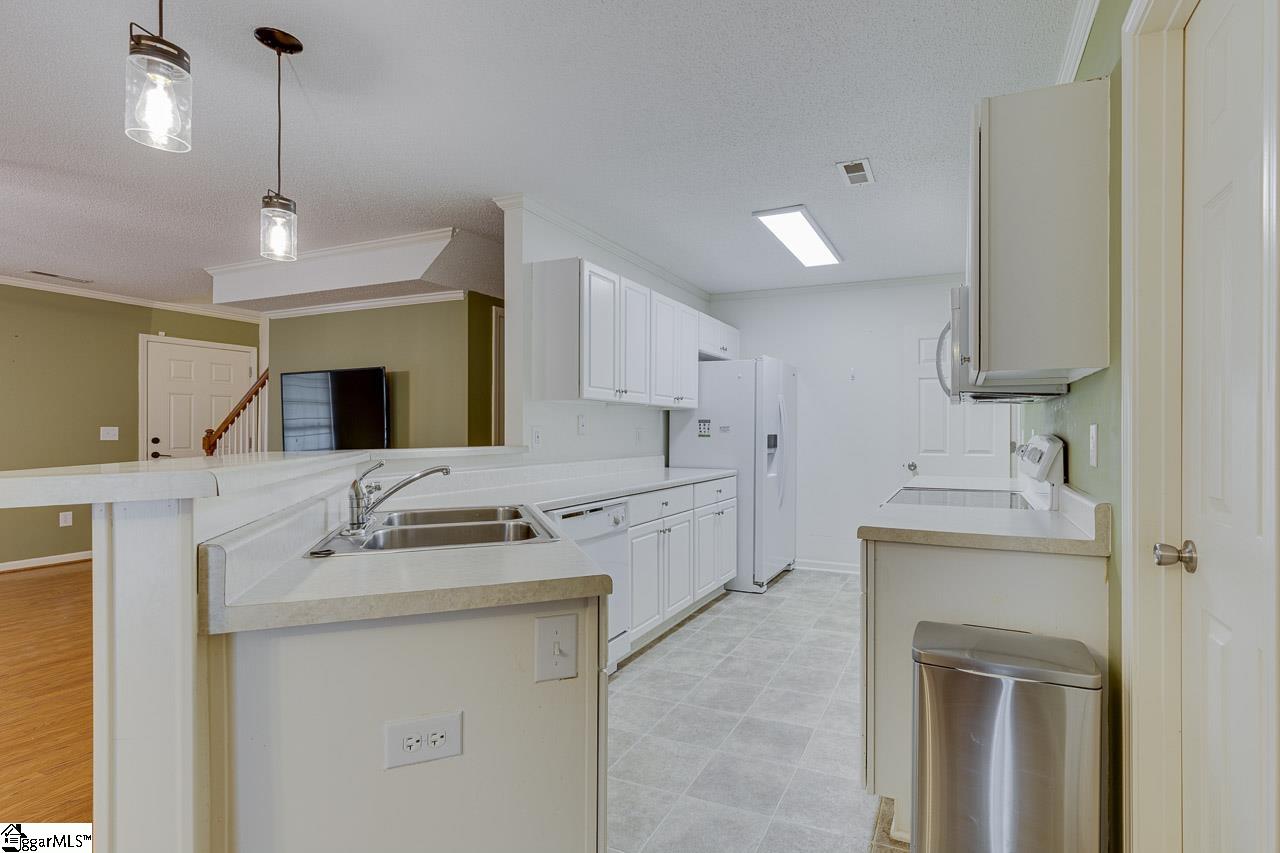 1010 Meehan Way Property Photo 14