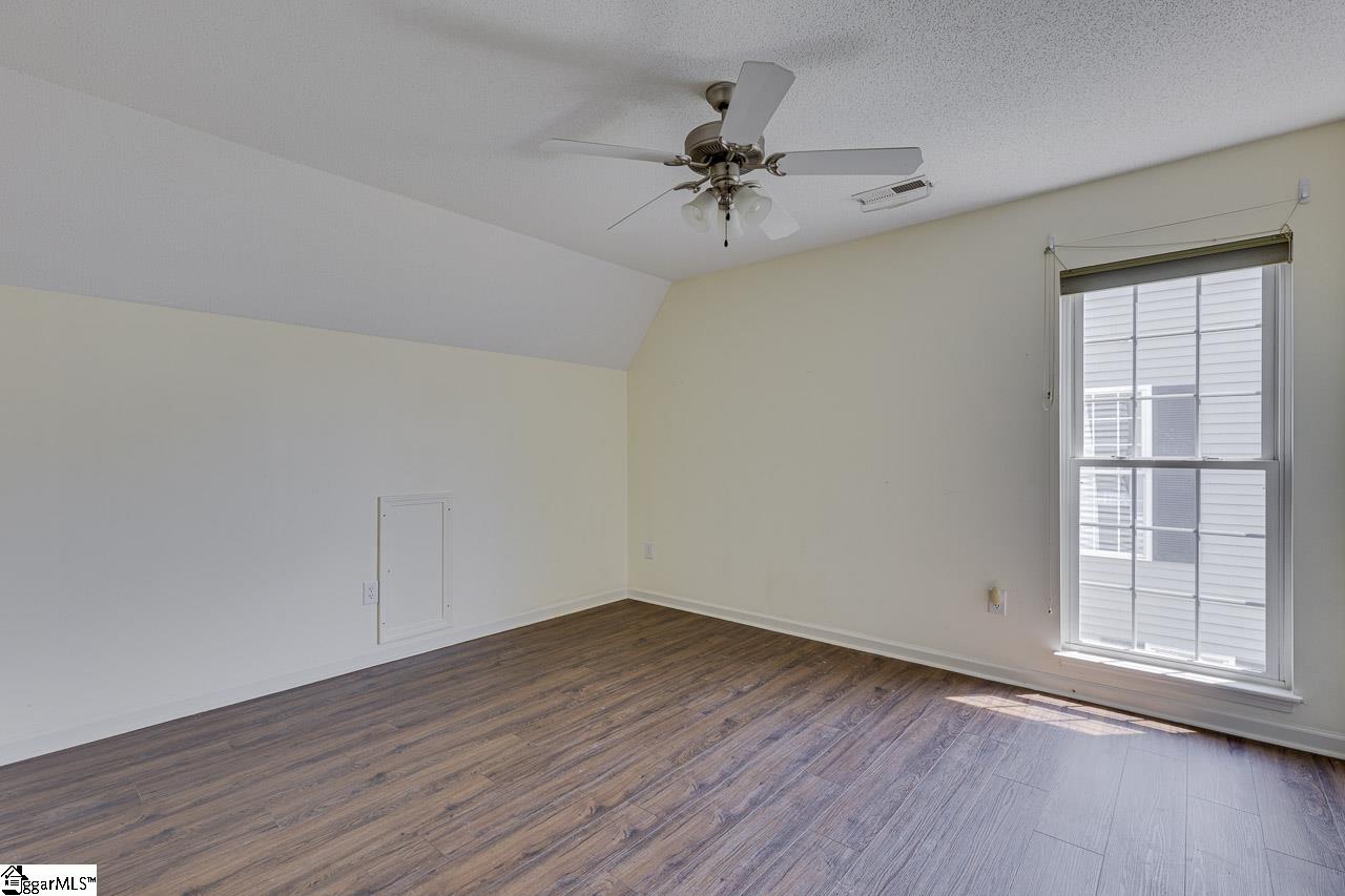 1010 Meehan Way Property Photo 28