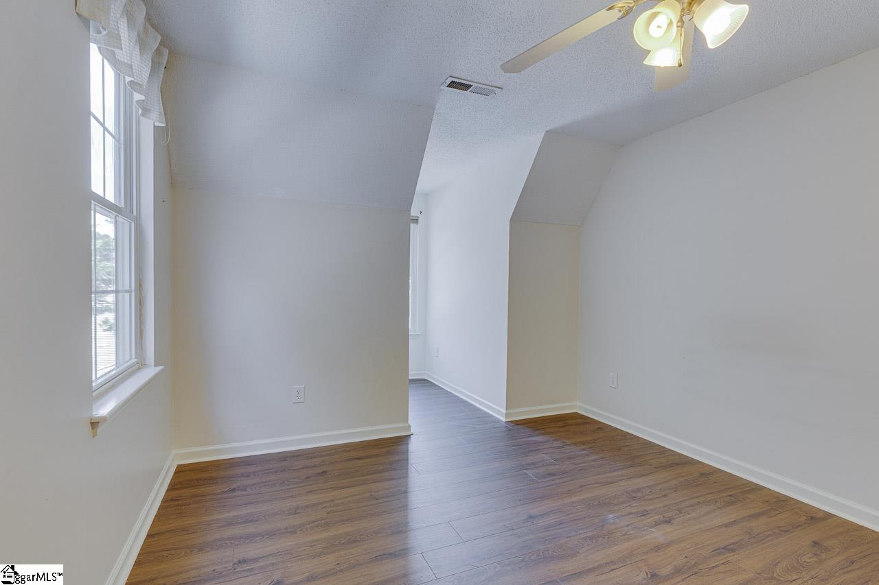 1010 Meehan Way Property Photo 33