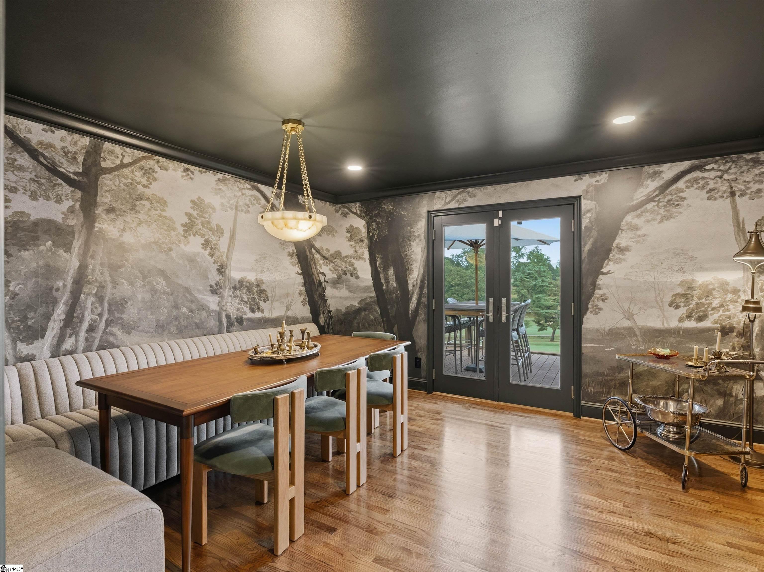 112 E Round Hill Road Property Photo 16