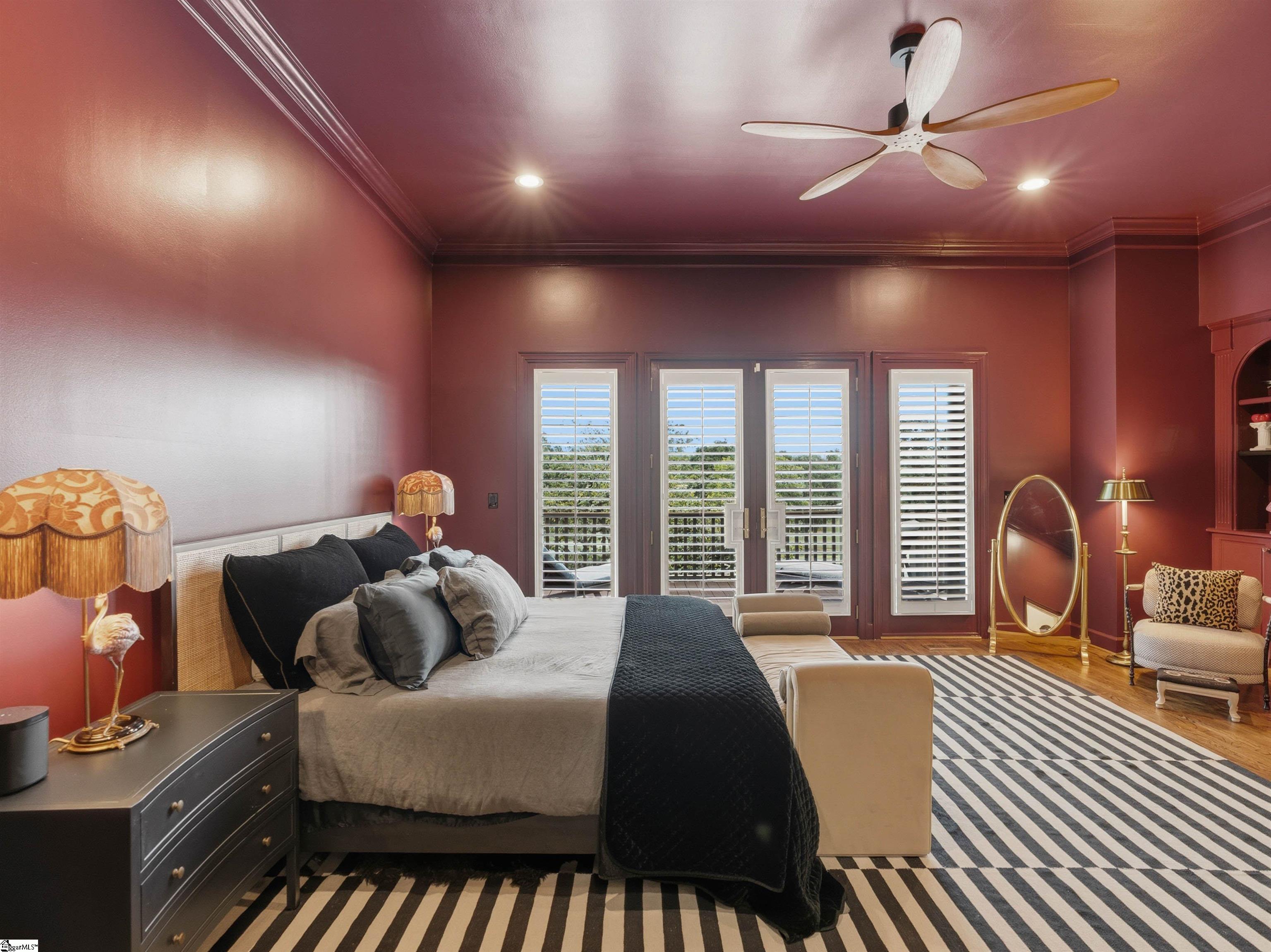 112 E Round Hill Road Property Photo 17