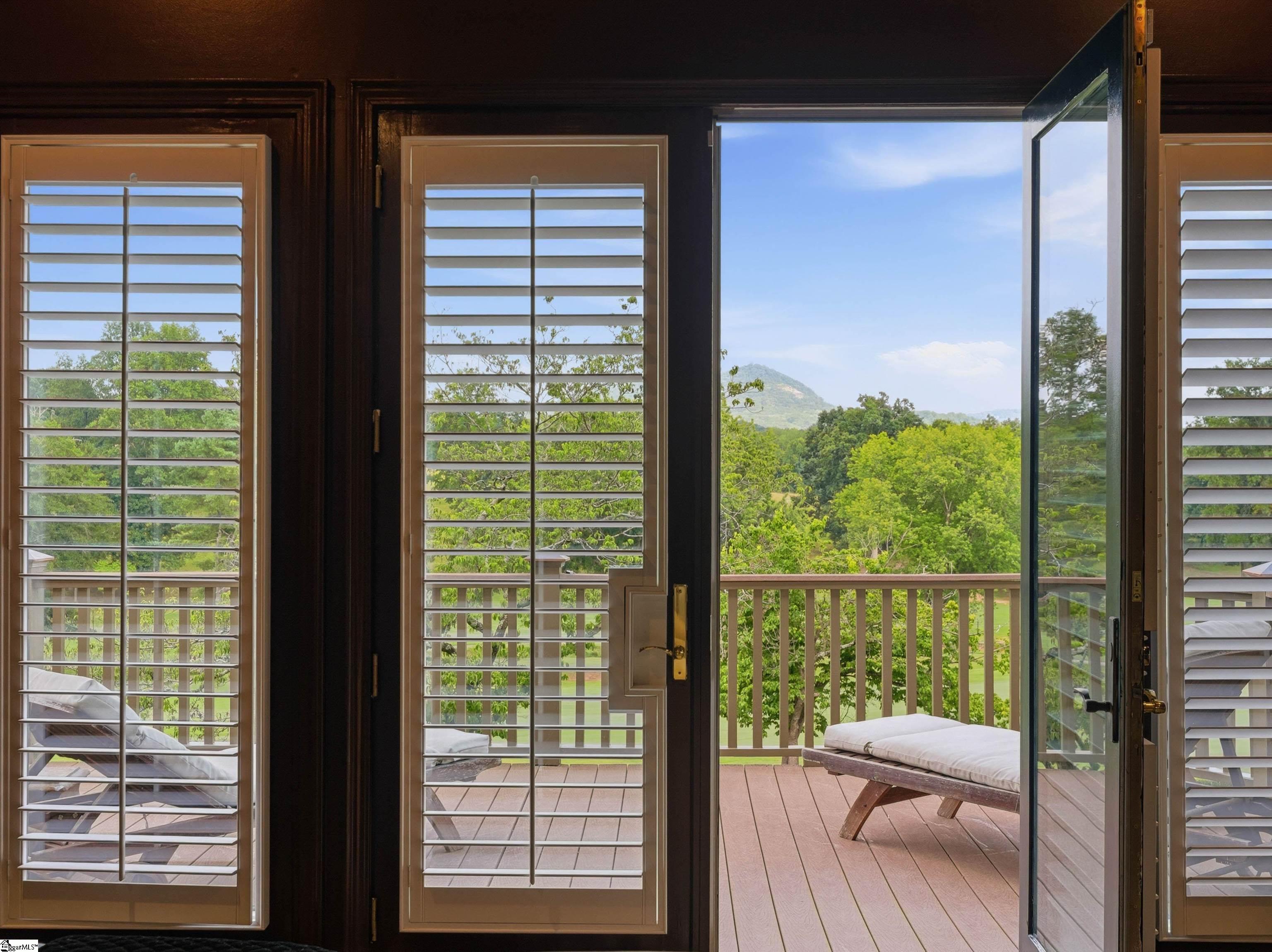 112 E Round Hill Road Property Photo 20
