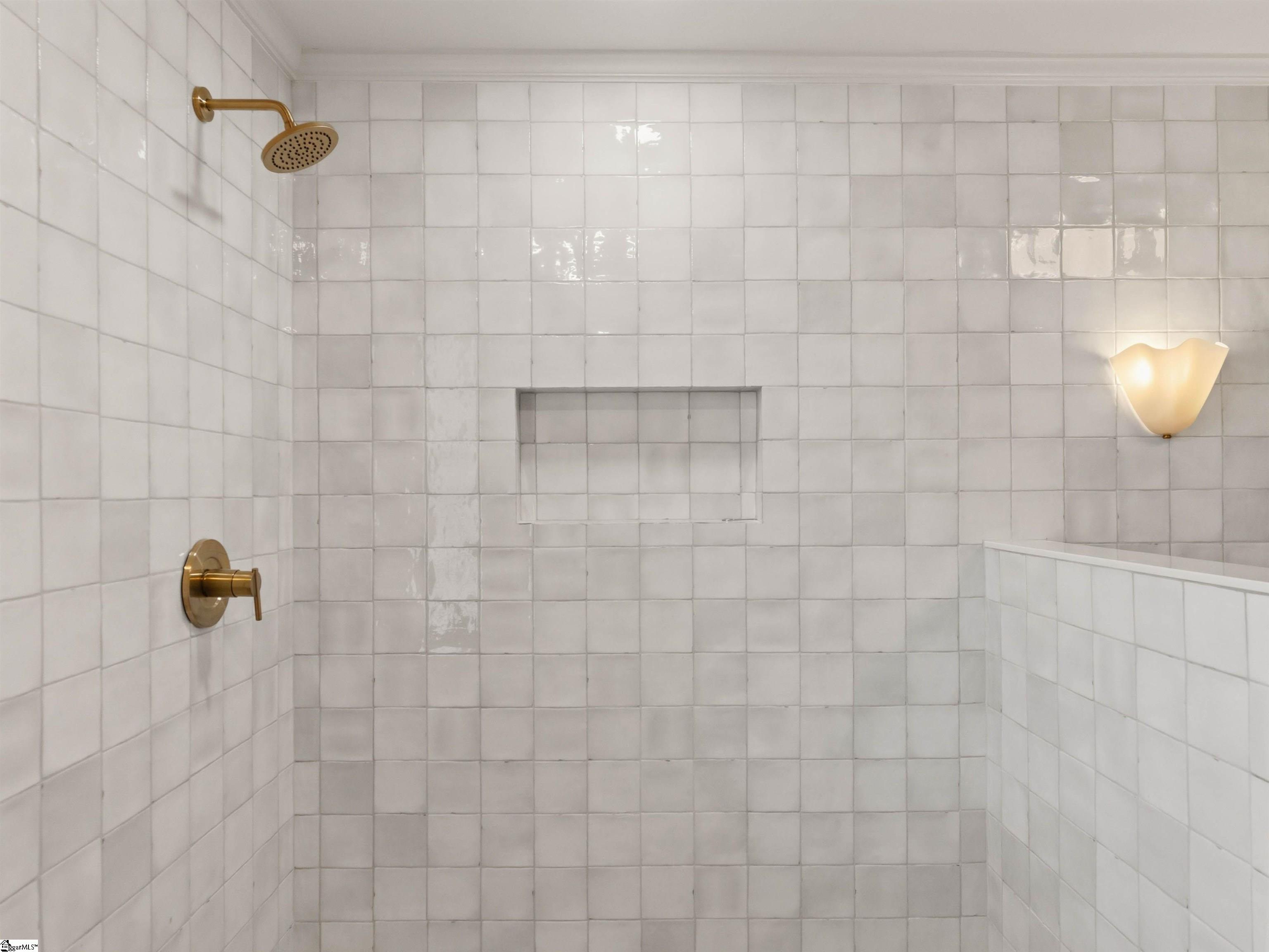 112 E Round Hill Road Property Photo 31