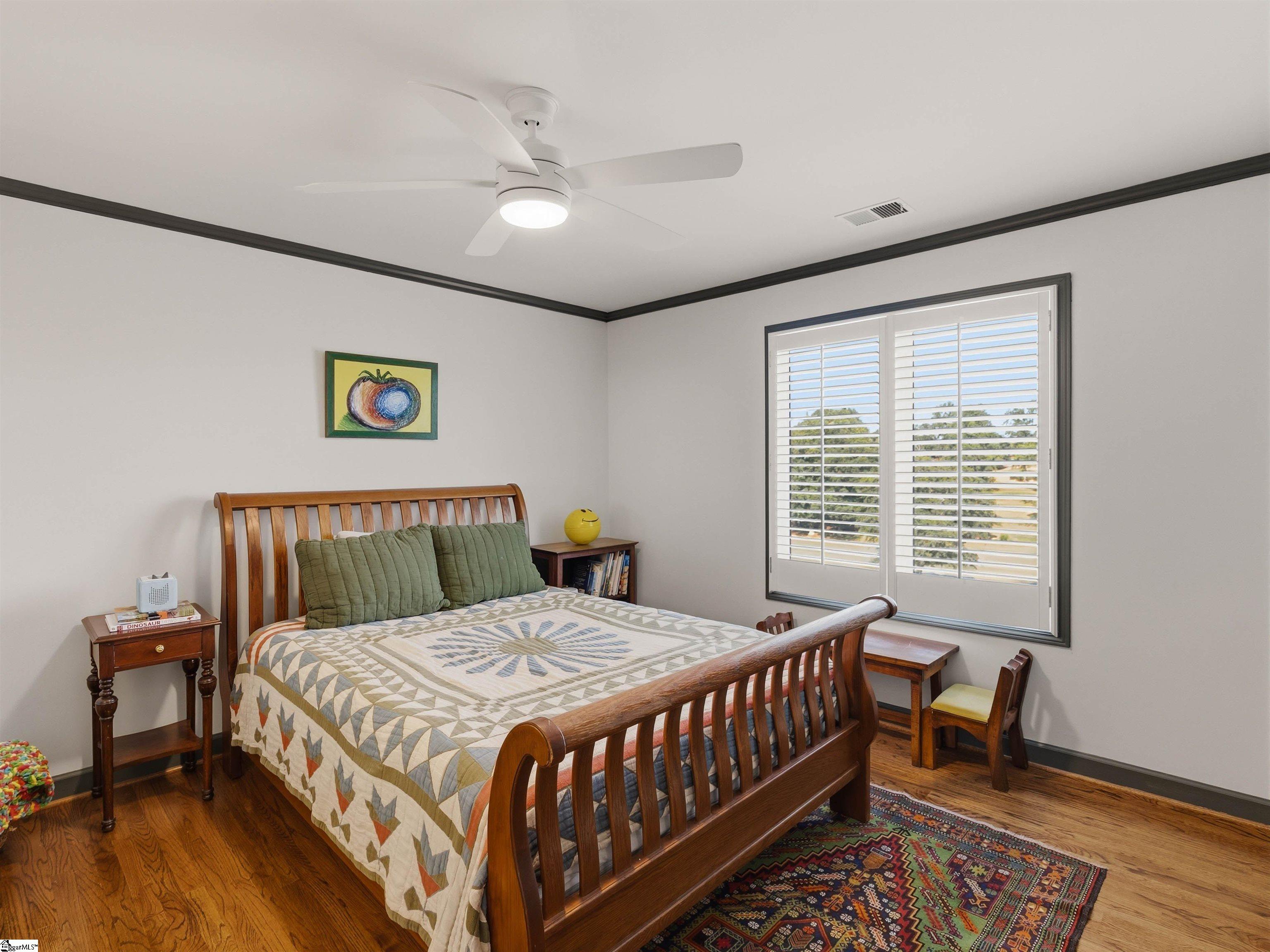 112 E Round Hill Road Property Photo 32