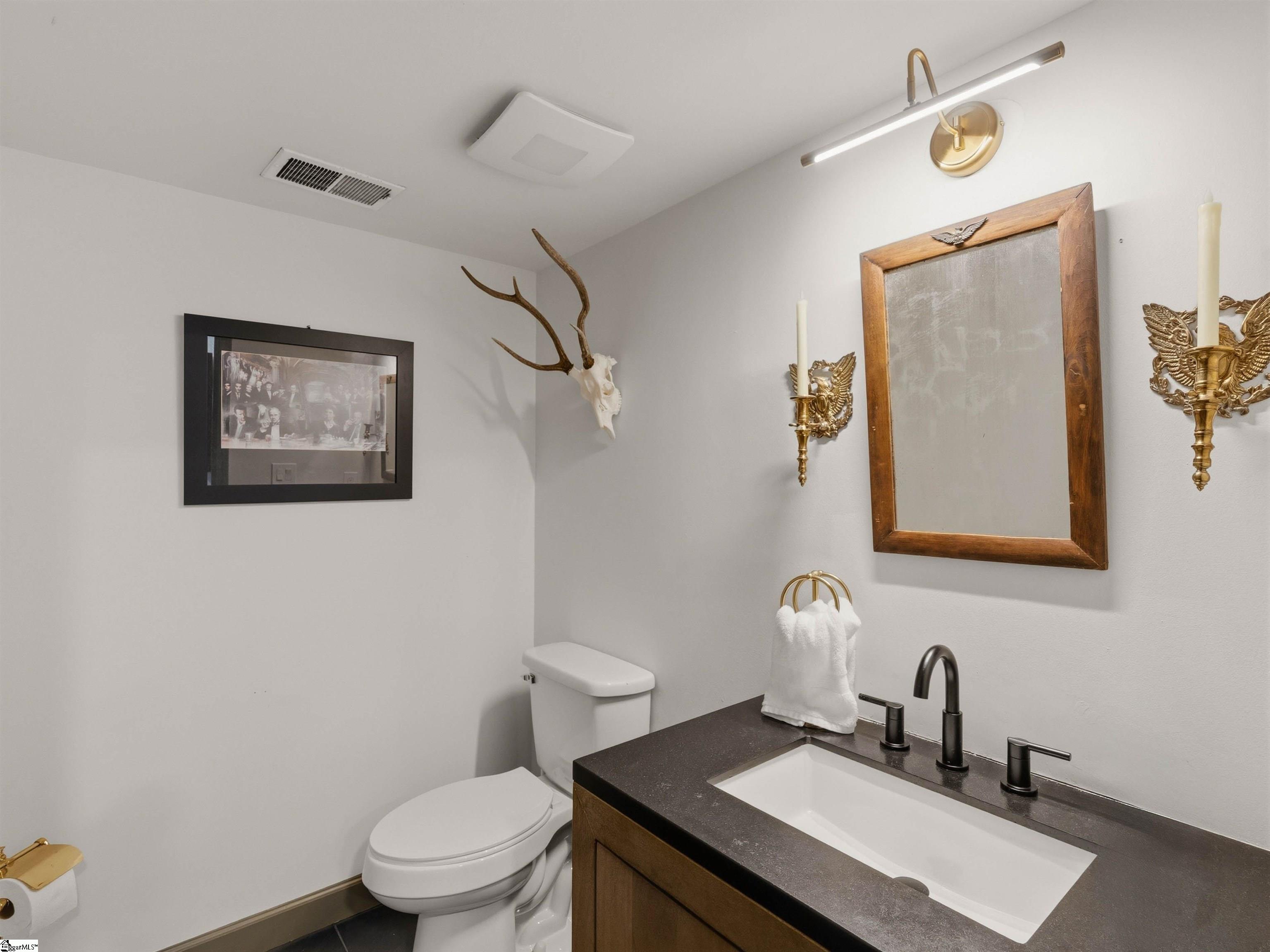 112 E Round Hill Road Property Photo 39