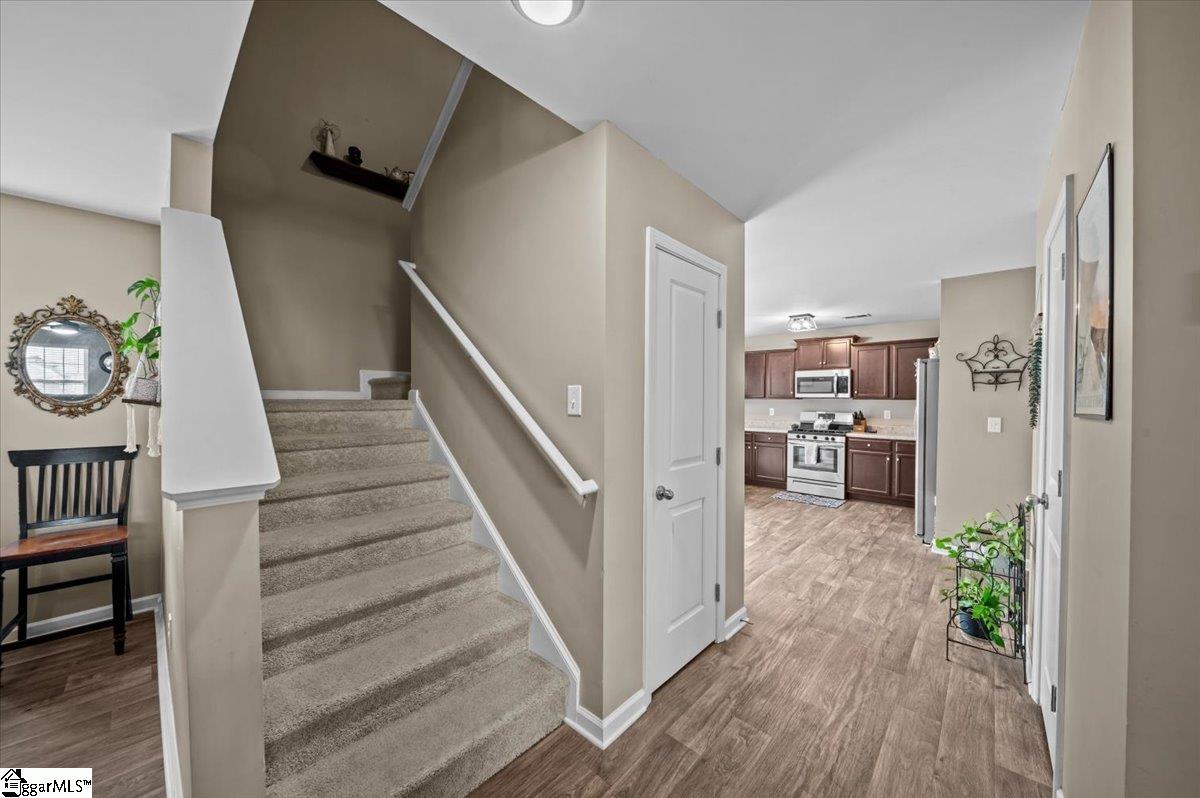 224 Hillendale Way Property Photo 8