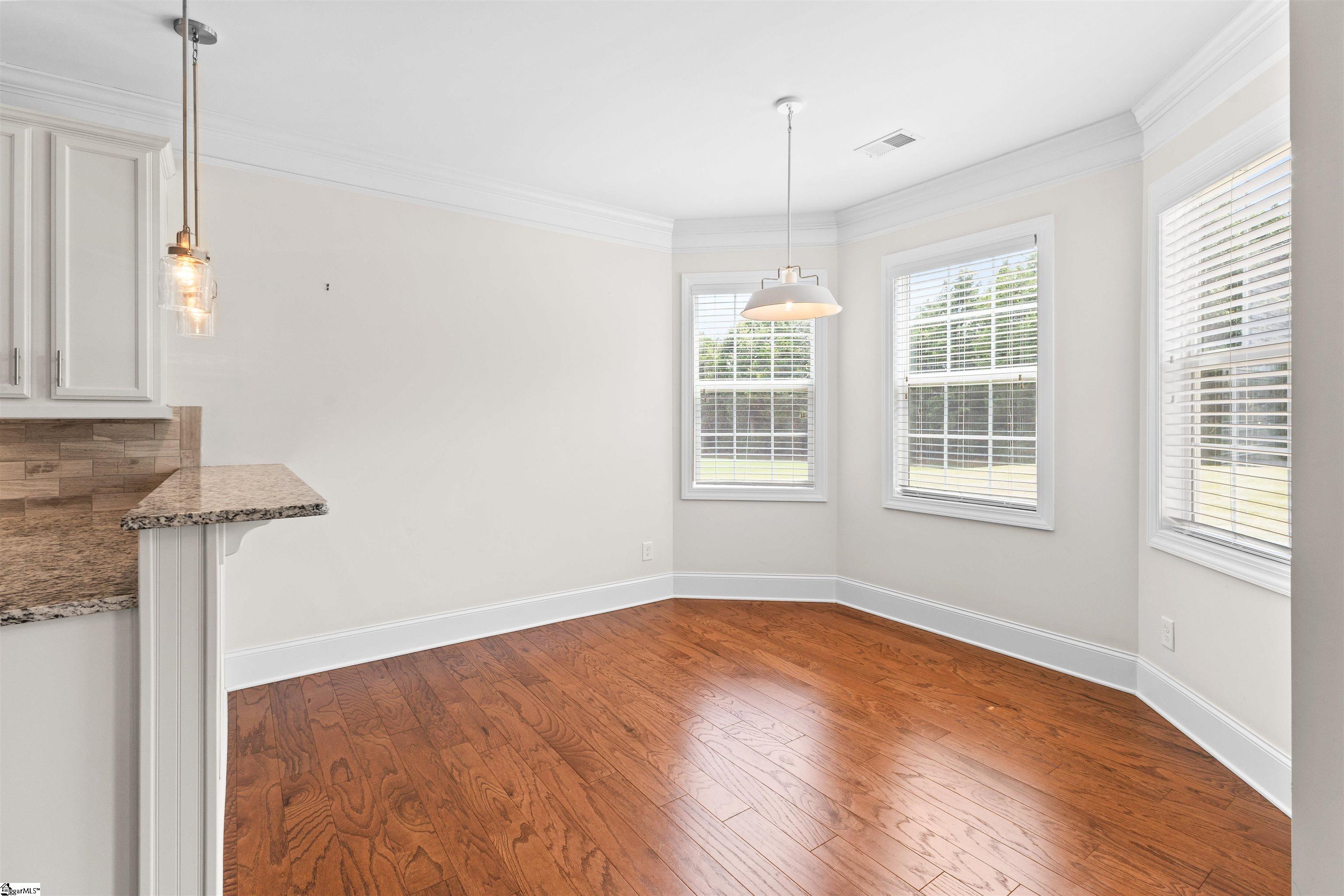 5 Lakeway Place Property Photo 8