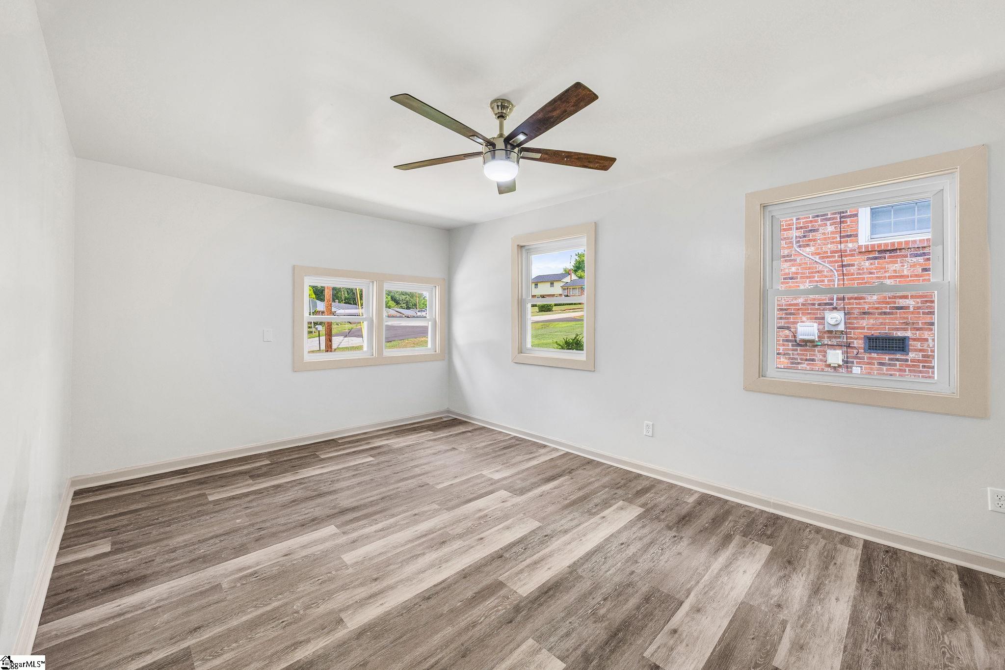 33 Dunlap Drive Property Photo 15