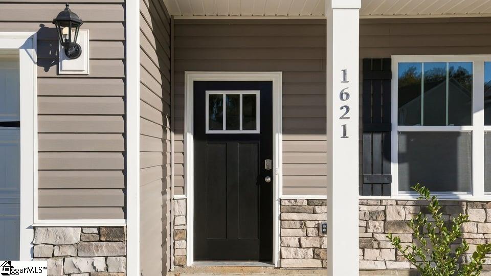 1621 Castlen Court Property Photo 2