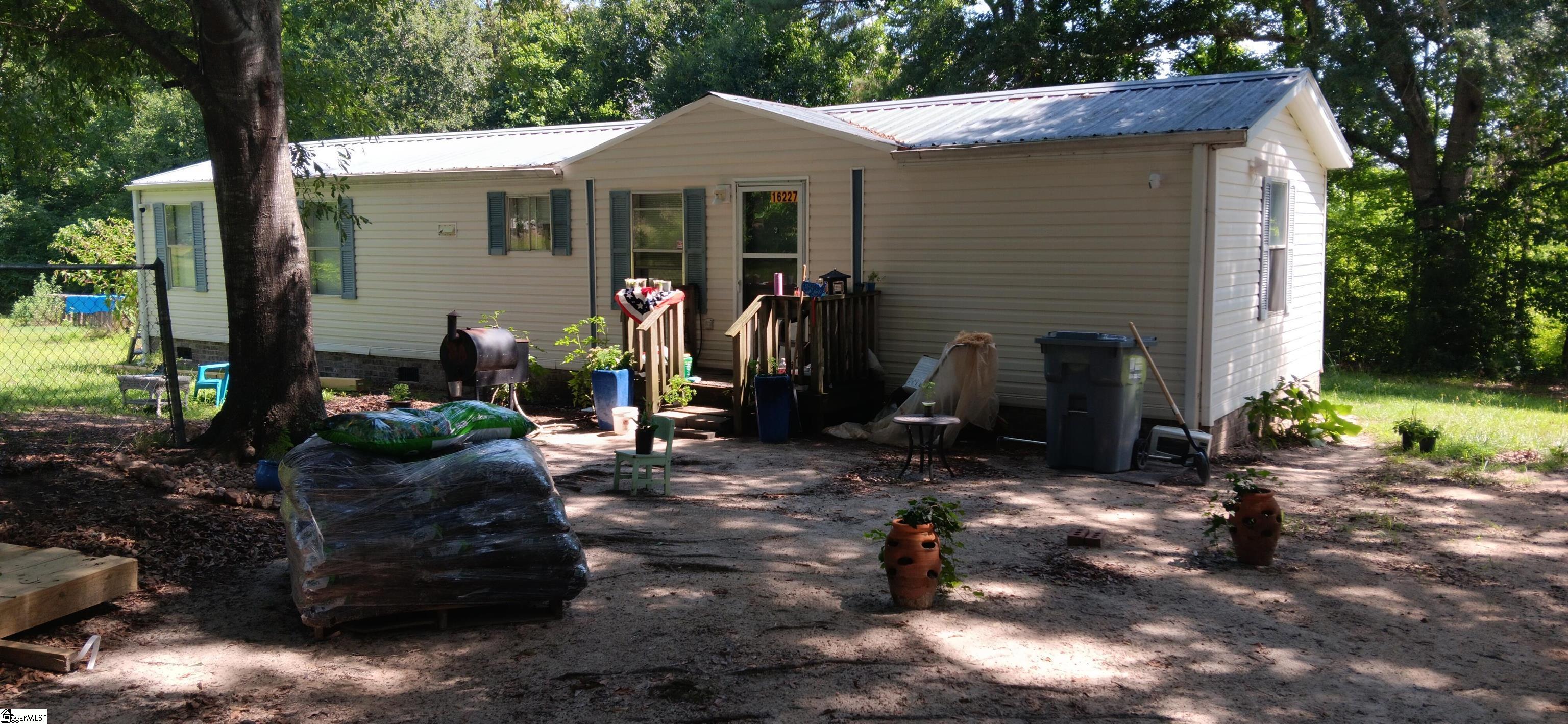 16227 Highway 25 Property Photo 3