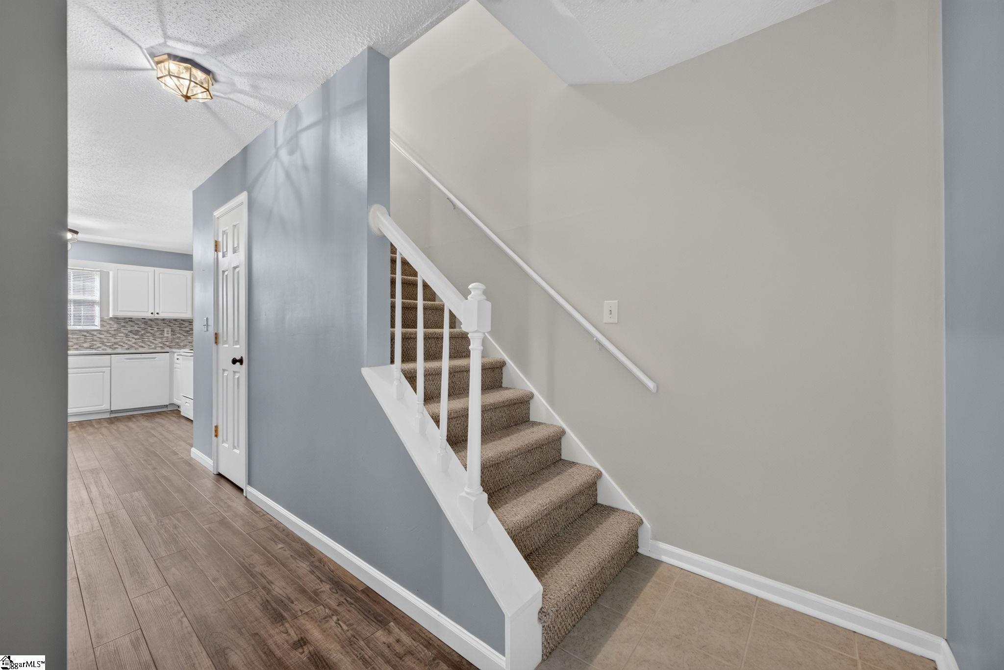 109 Twin Falls Drive Property Photo 3