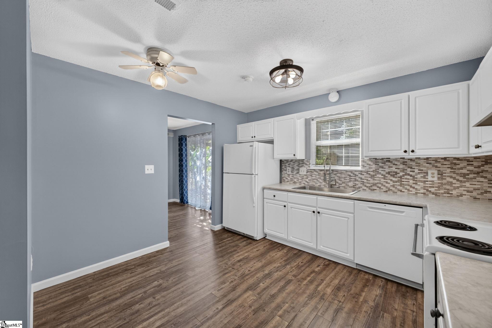 109 Twin Falls Drive Property Photo 15