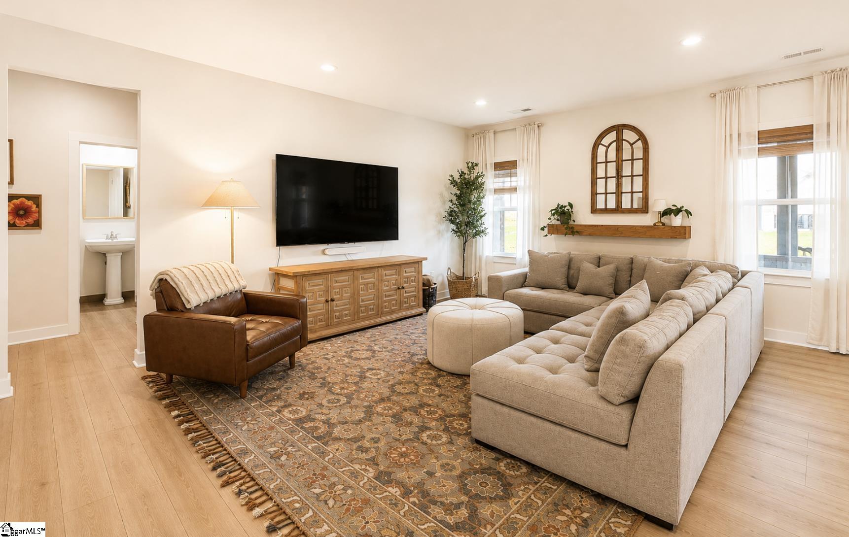 209 Furness Drive Property Photo 2