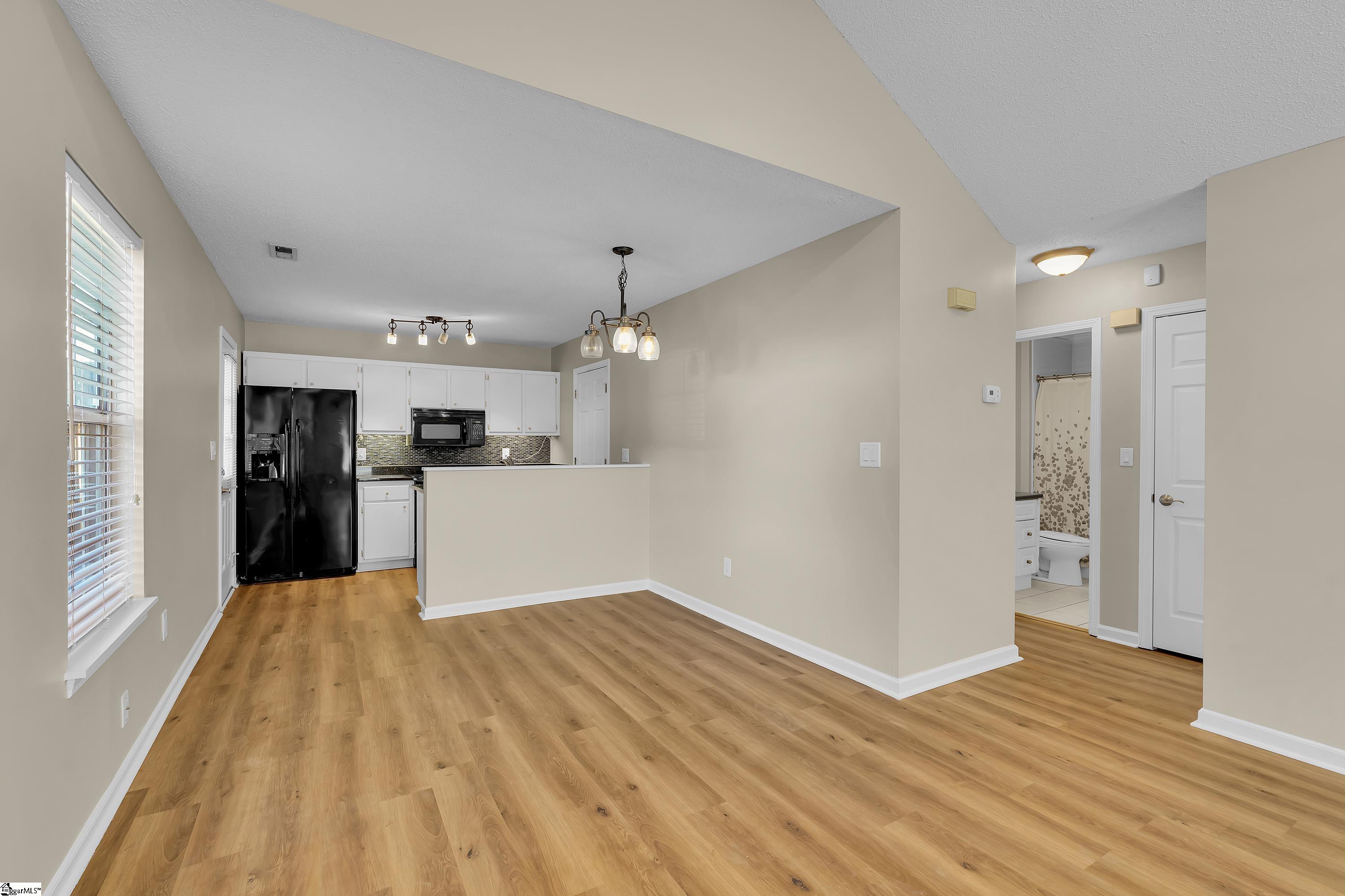 103 Mosspoint Drive Property Photo 2