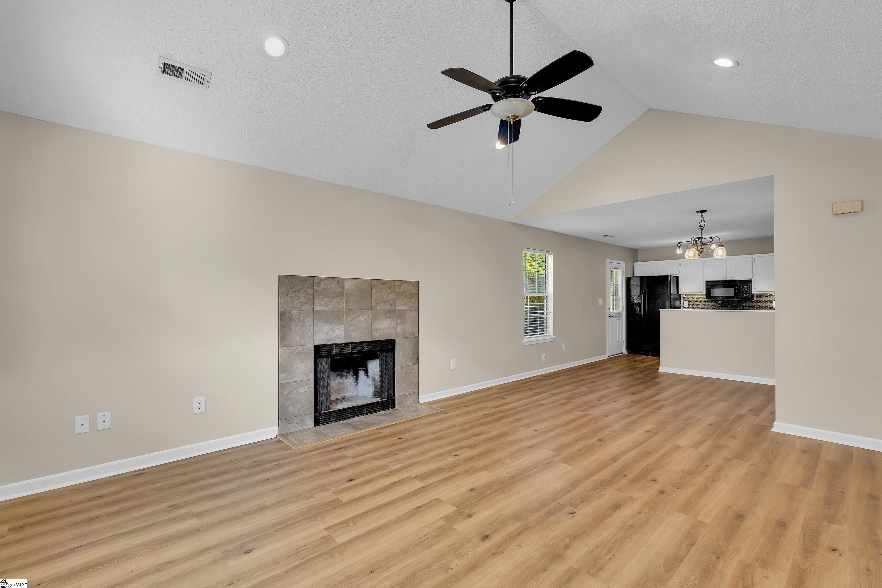 103 Mosspoint Drive Property Photo 7
