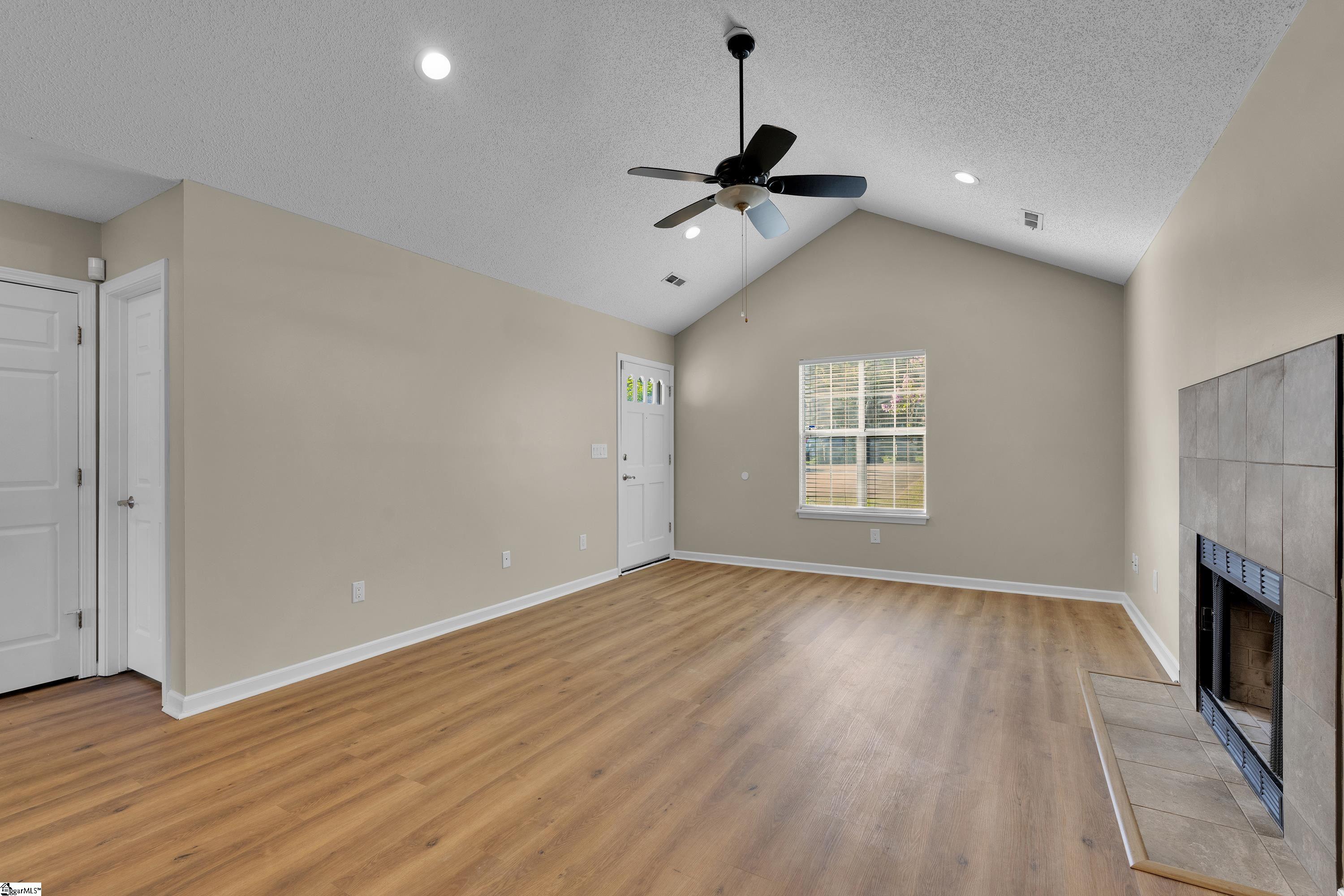 103 Mosspoint Drive Property Photo 8
