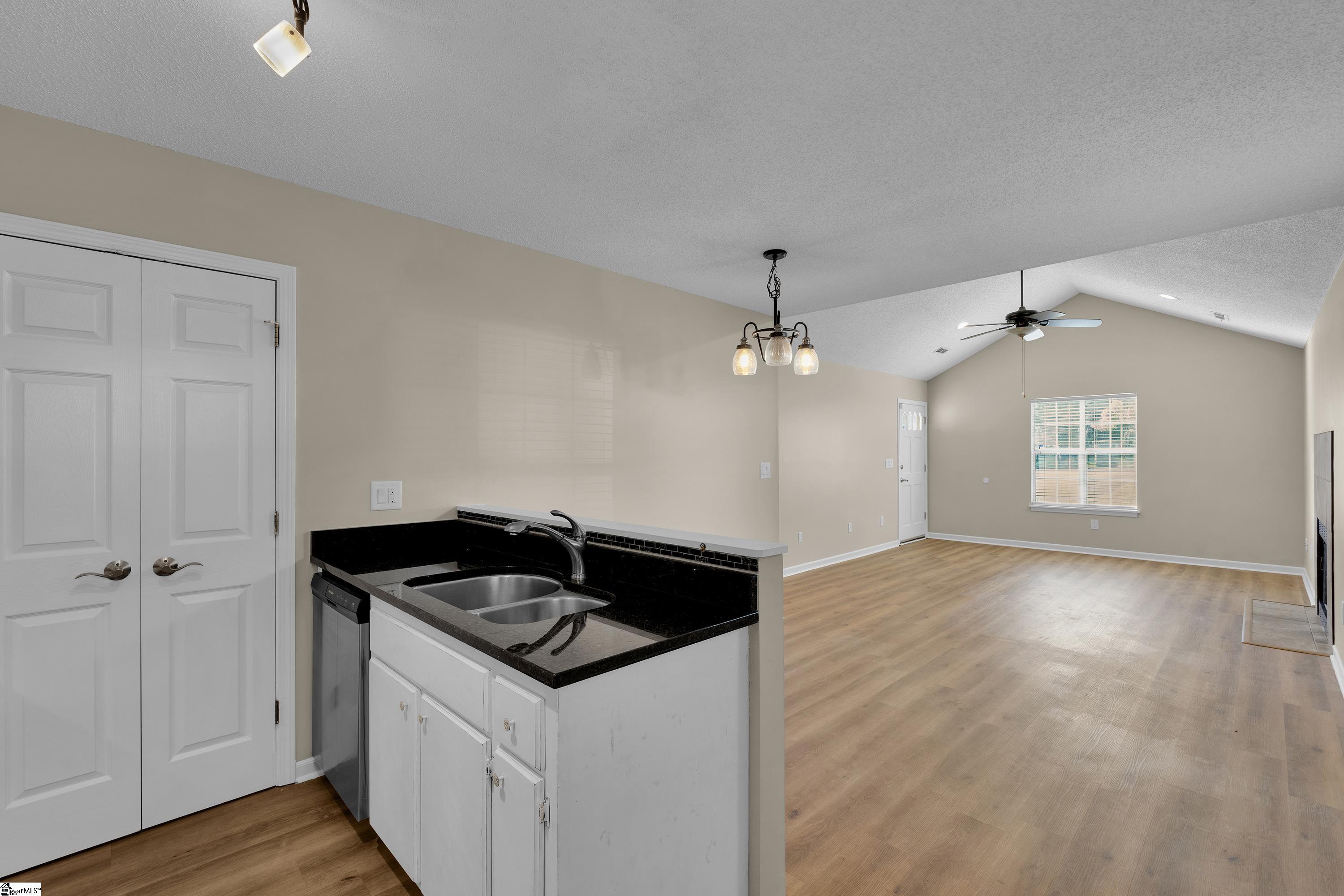 103 Mosspoint Drive Property Photo 13