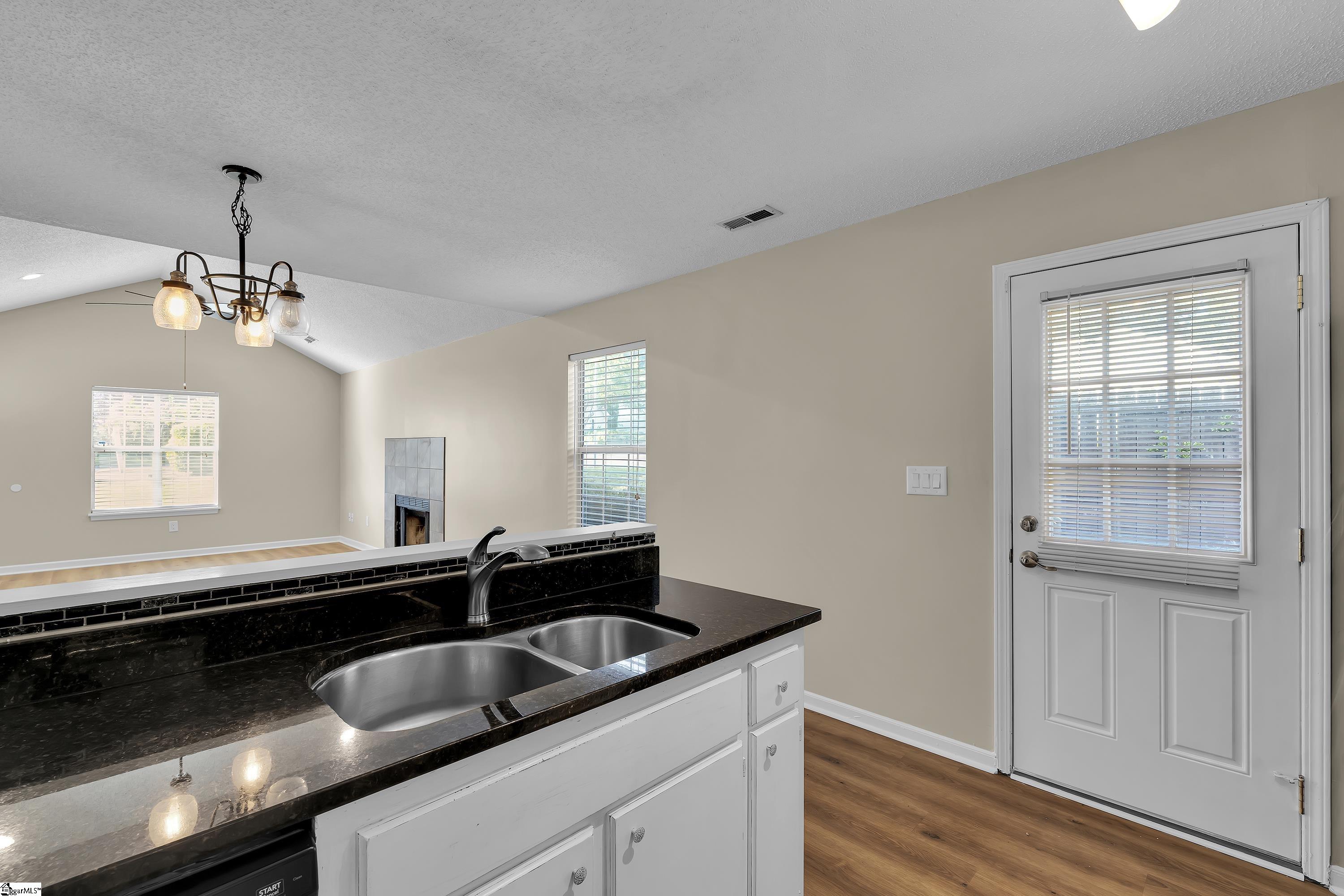 103 Mosspoint Drive Property Photo 14