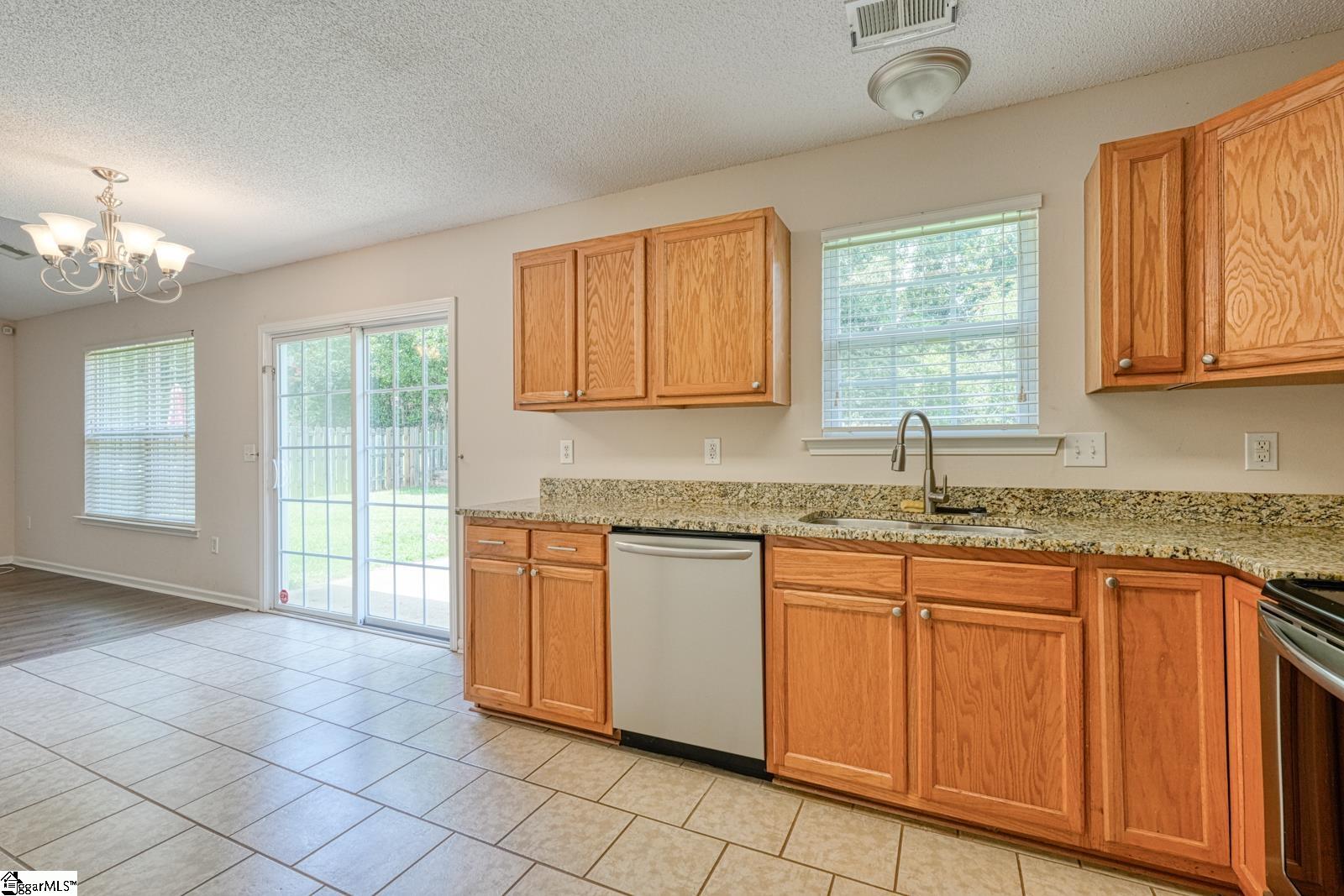 507 Hamilton Chase Drive Property Photo 11