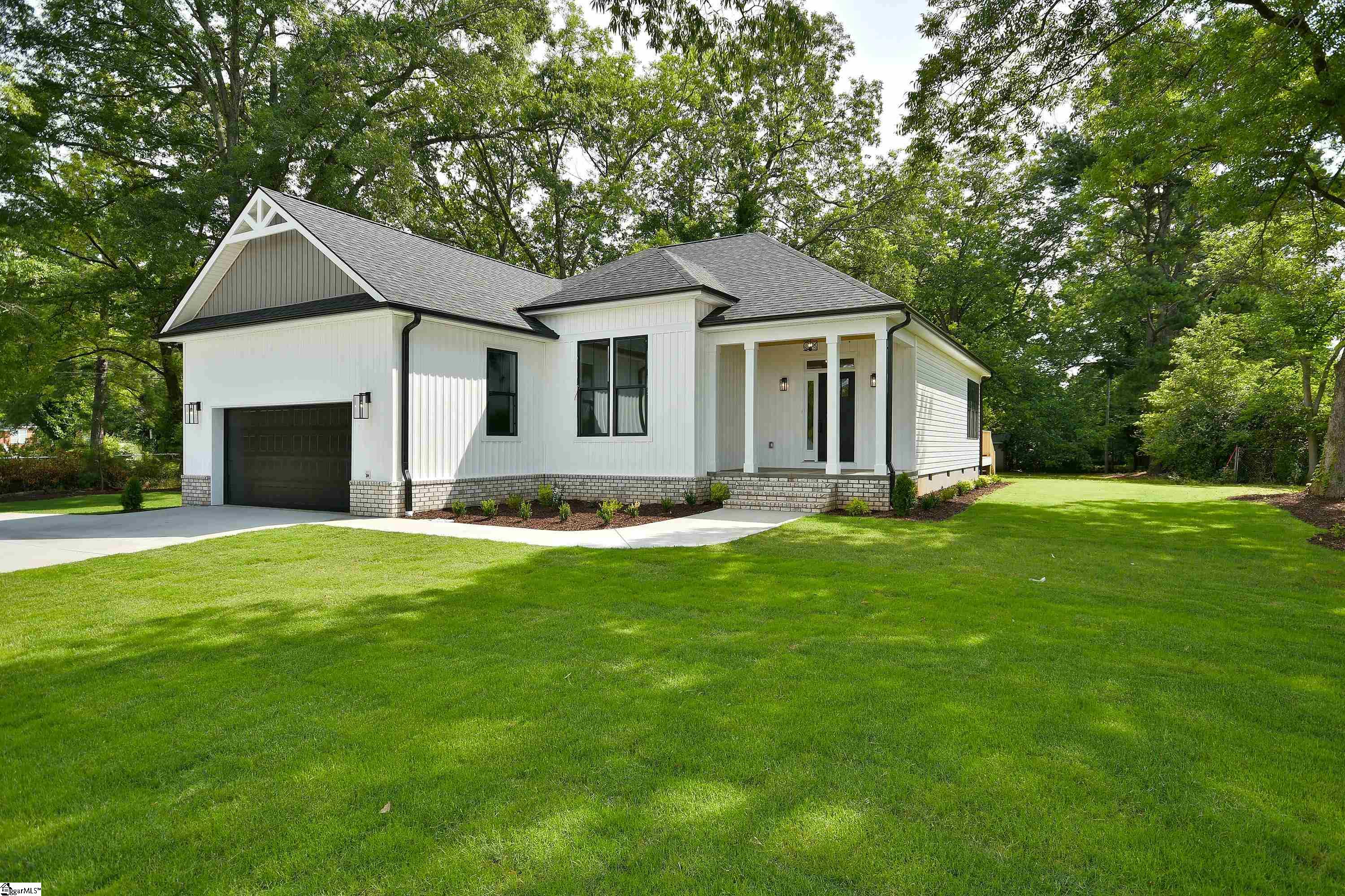 206 N Hamilton Street Property Photo 5