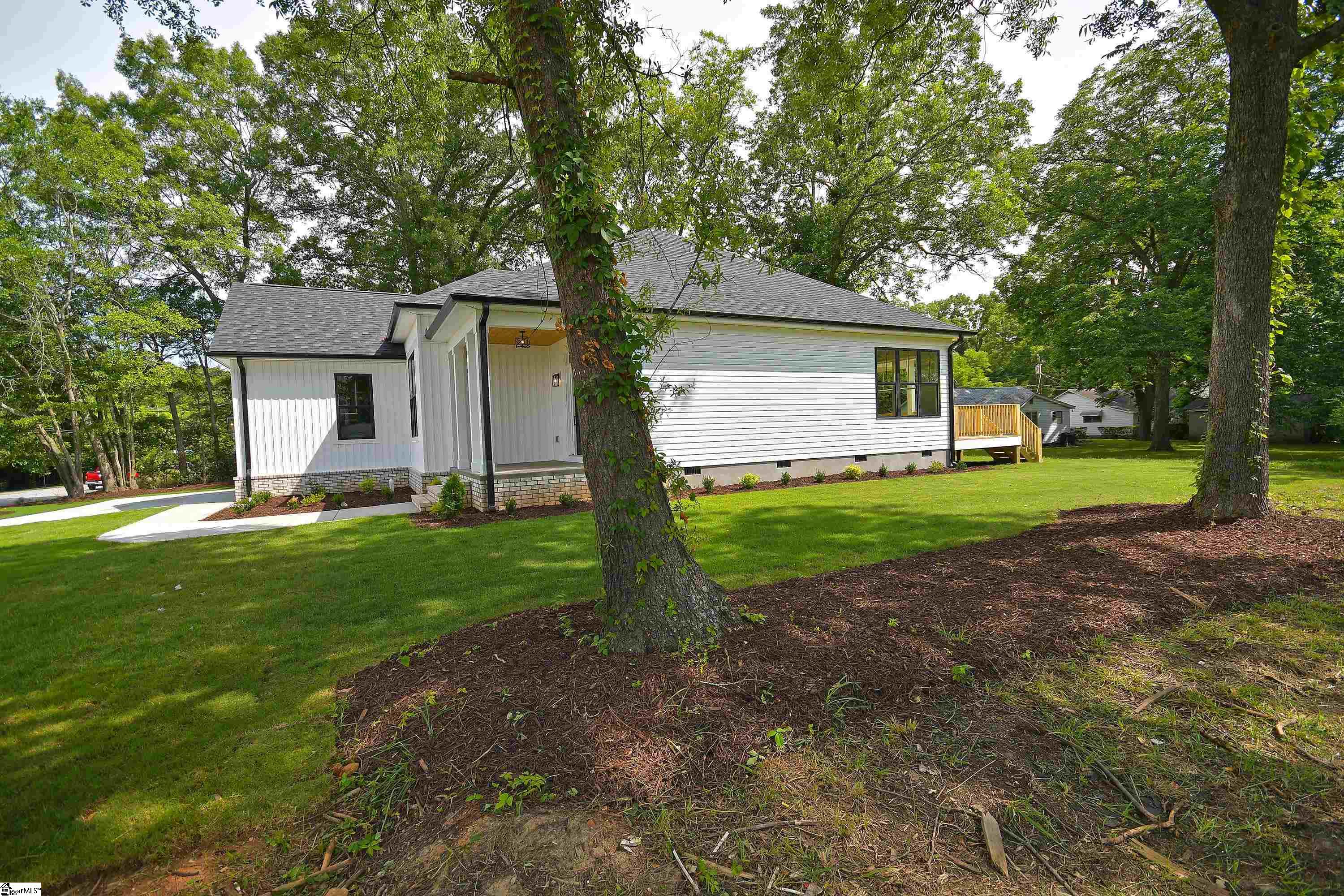 206 N Hamilton Street Property Photo 6