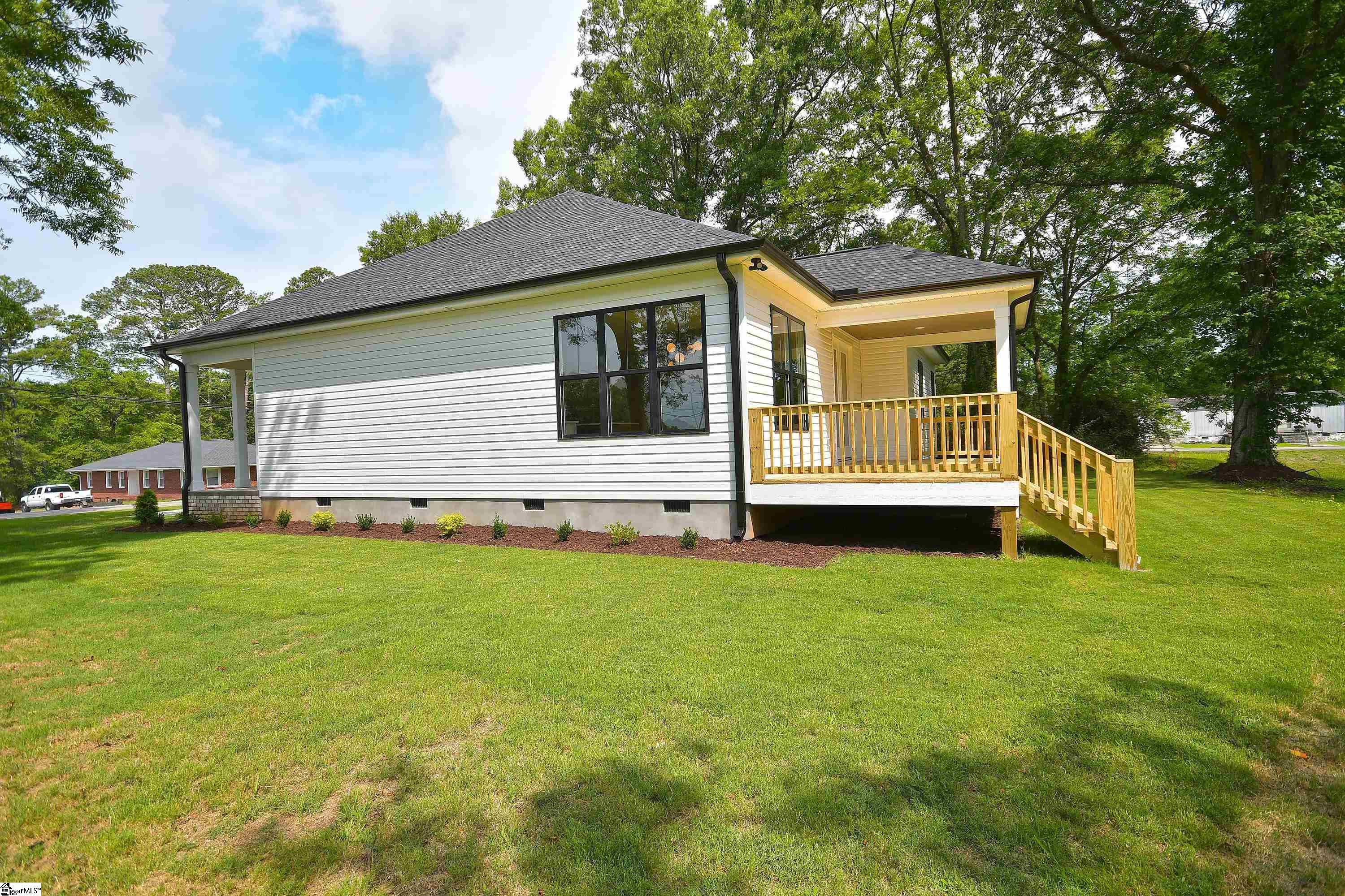 206 N Hamilton Street Property Photo 7