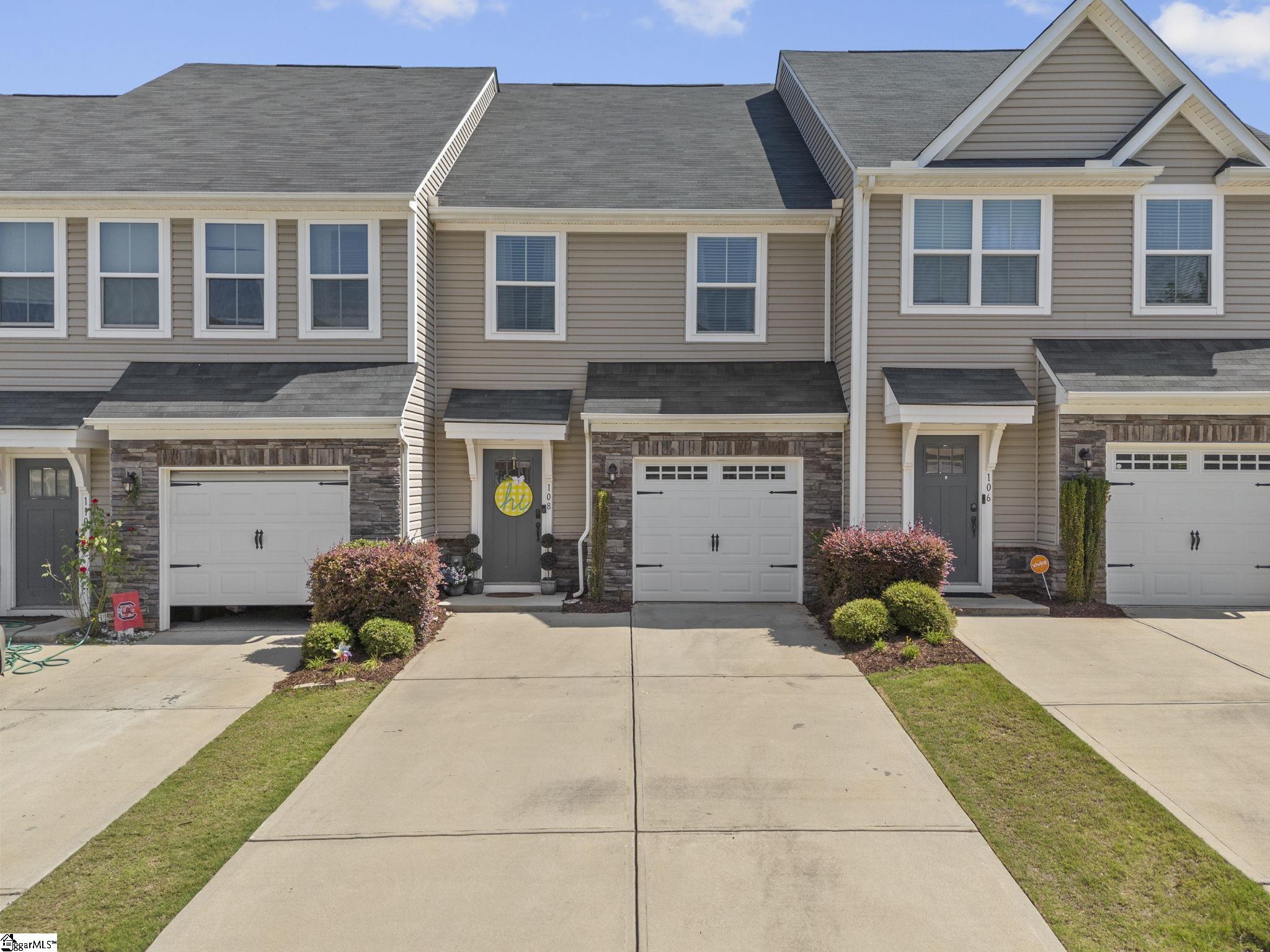108 Roundtree Drive Property Photo 1