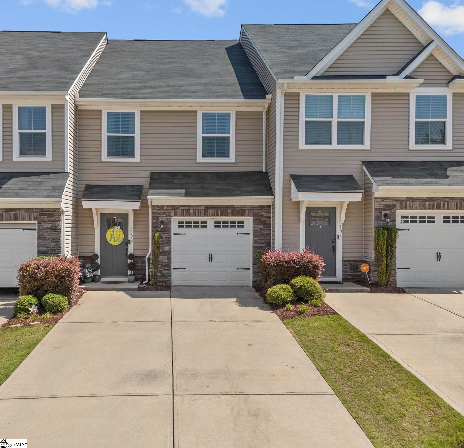 108 Roundtree Drive Property Photo 1