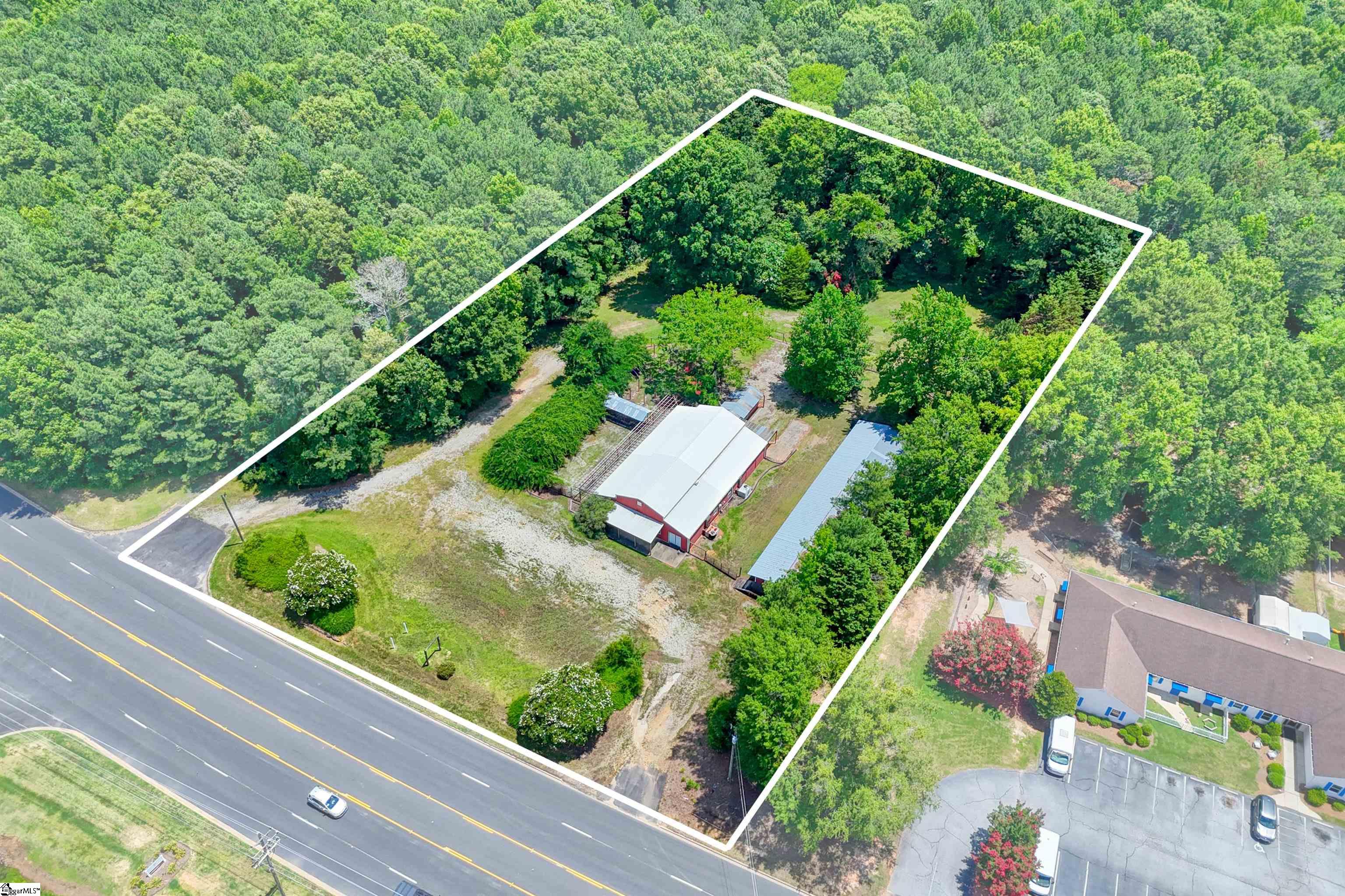 938 Springdale Drive Property Photo 3