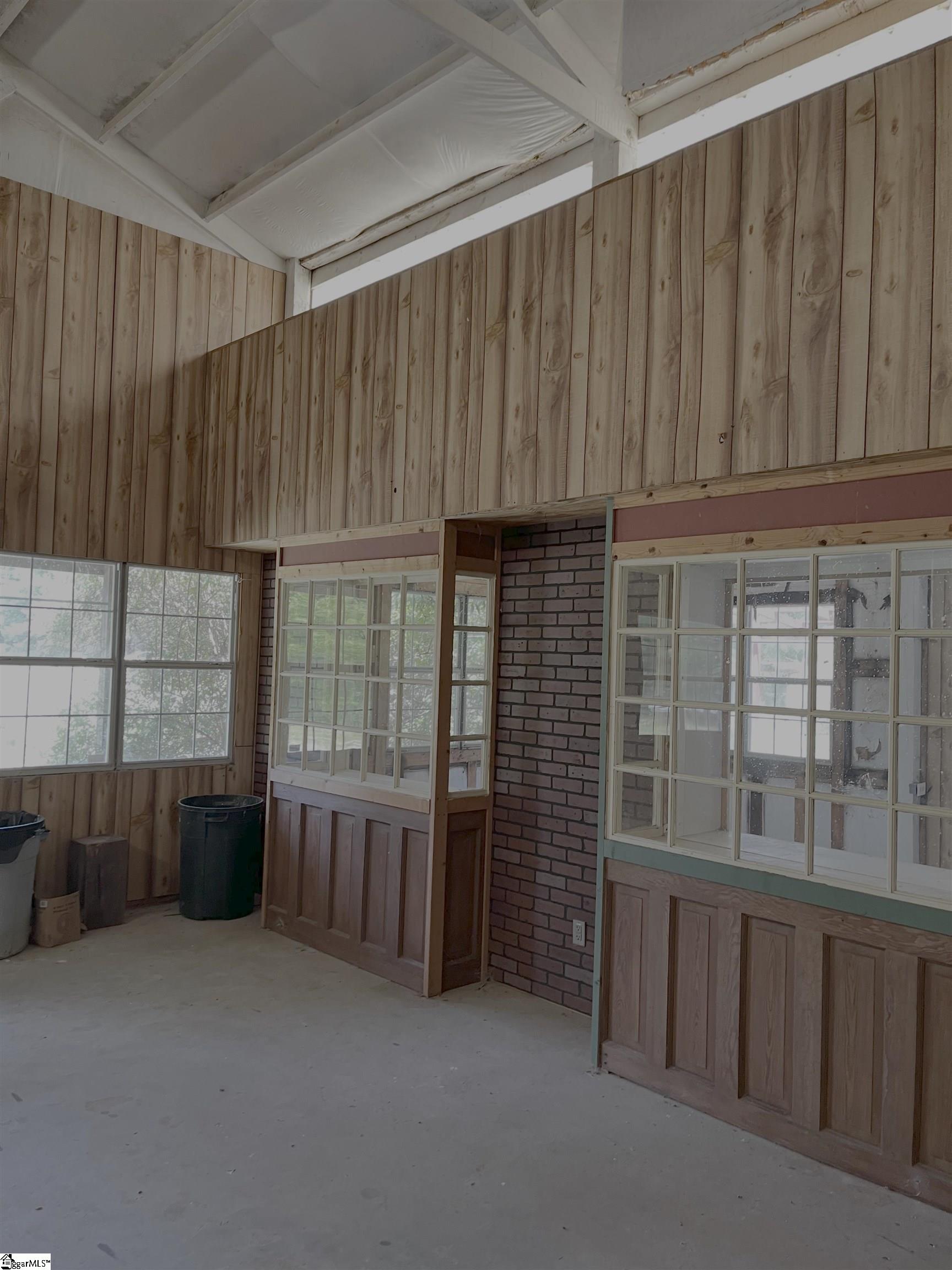 938 Springdale Drive Property Photo 13