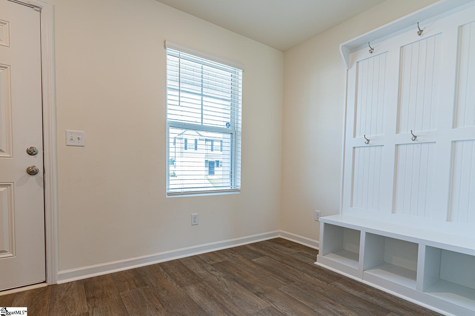 6076 Willutuck Drive Property Photo 10