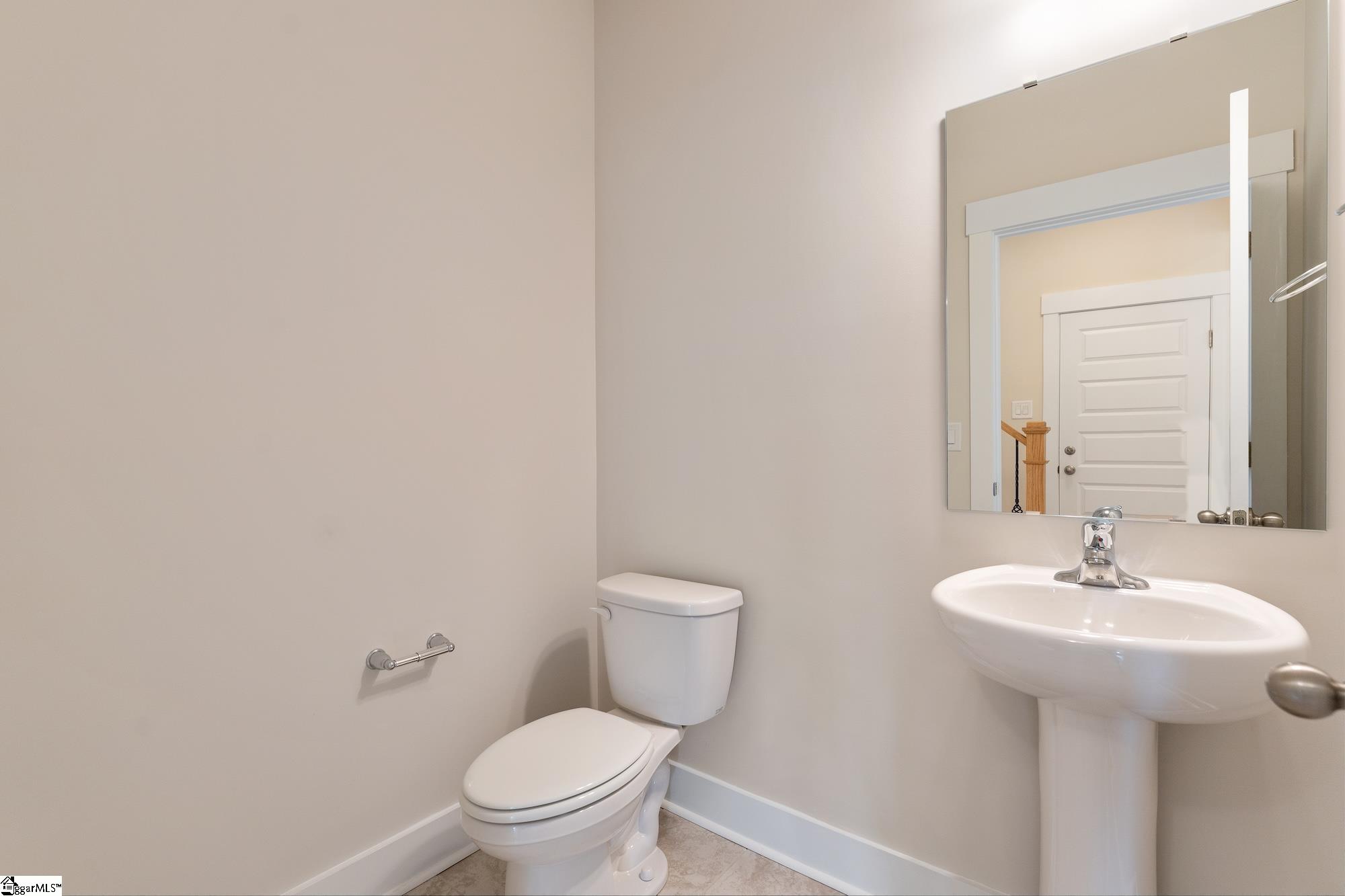 127 Eagle Creek Drive Property Photo 5