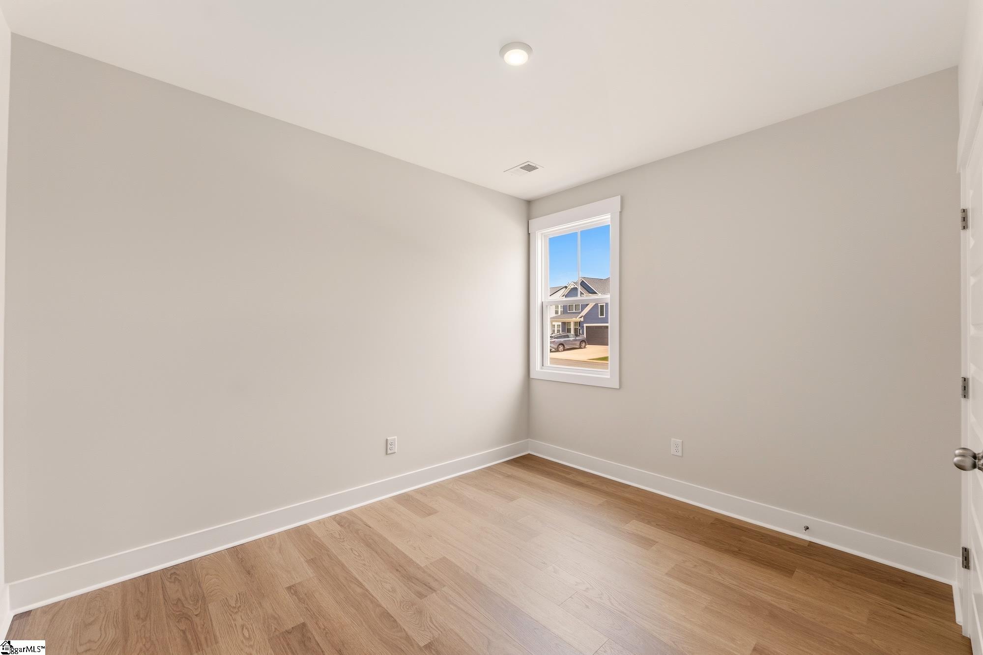 127 Eagle Creek Drive Property Photo 31