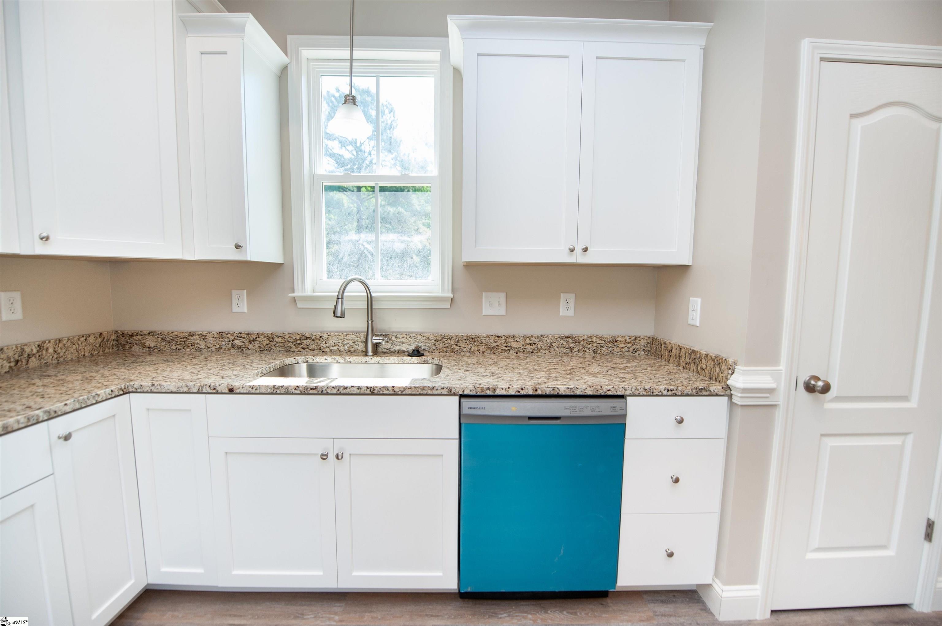 220 Water Mill Road Property Photo 8