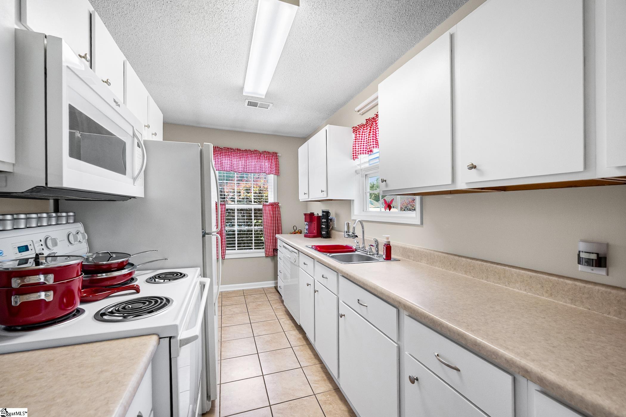 108 Pender Row Circle Property Photo 5