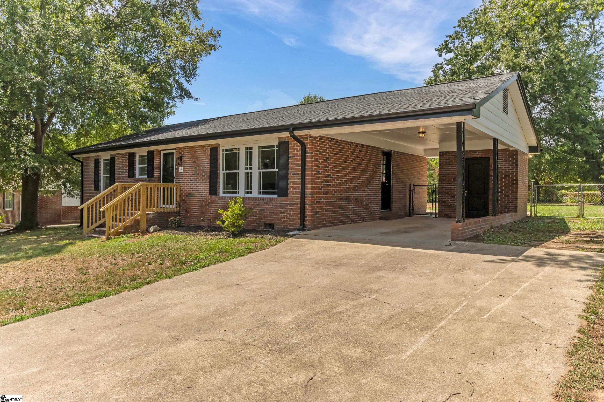 230 Foxhall Road Property Photo 4