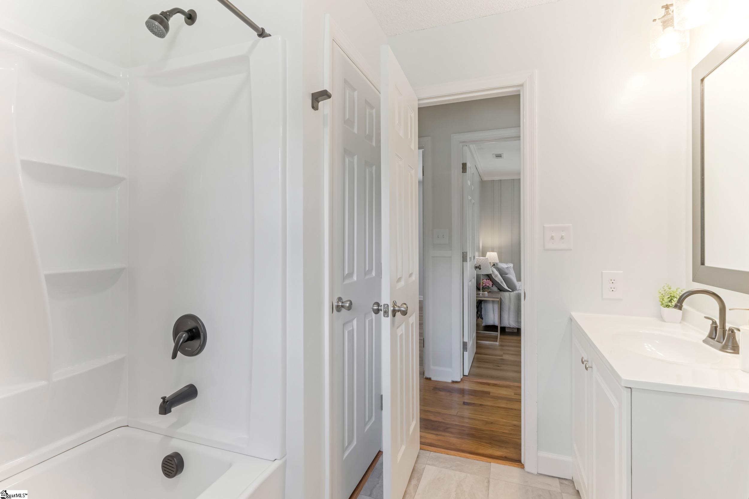 230 Foxhall Road Property Photo 16