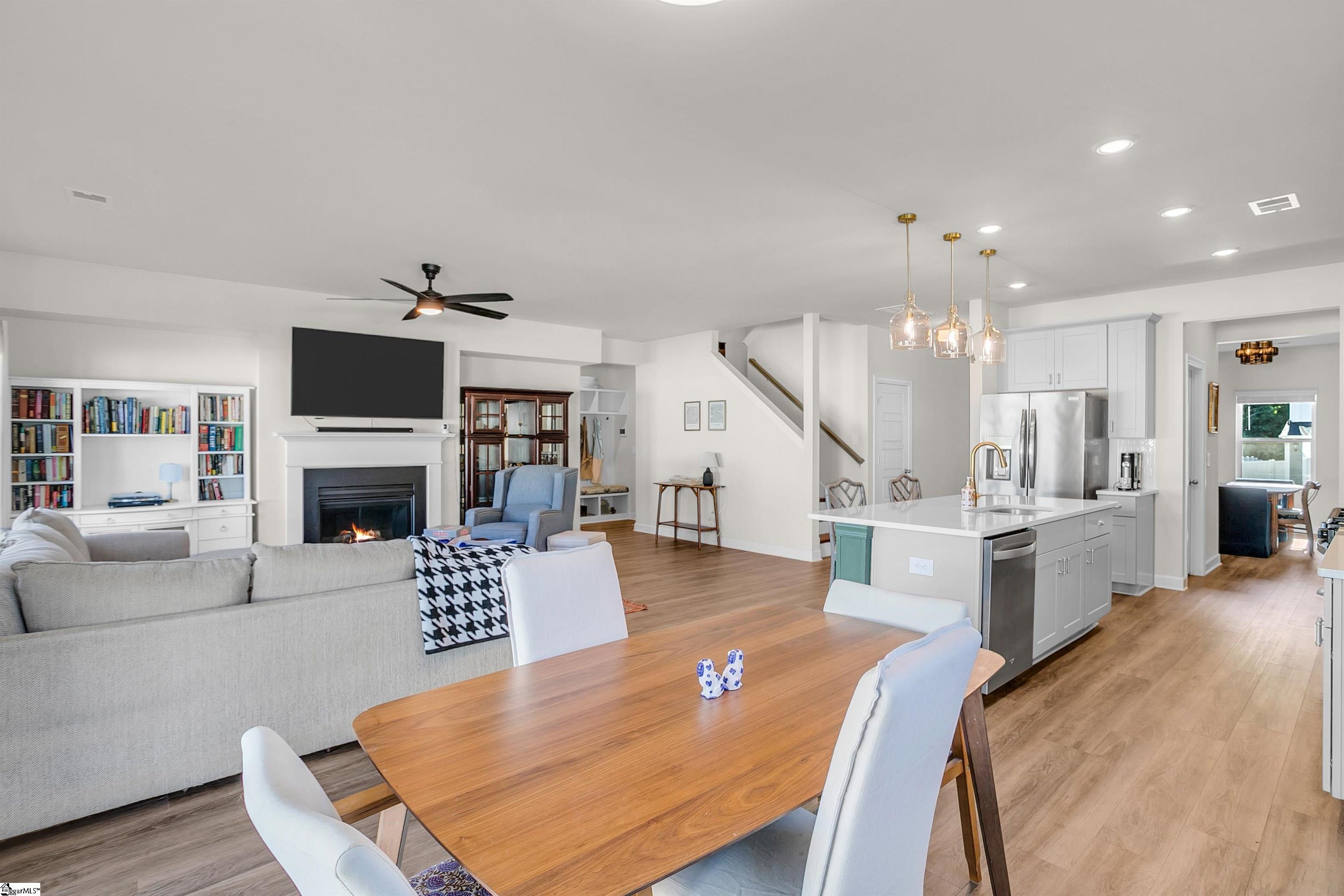 411 Hazelcroft Drive Property Photo 18