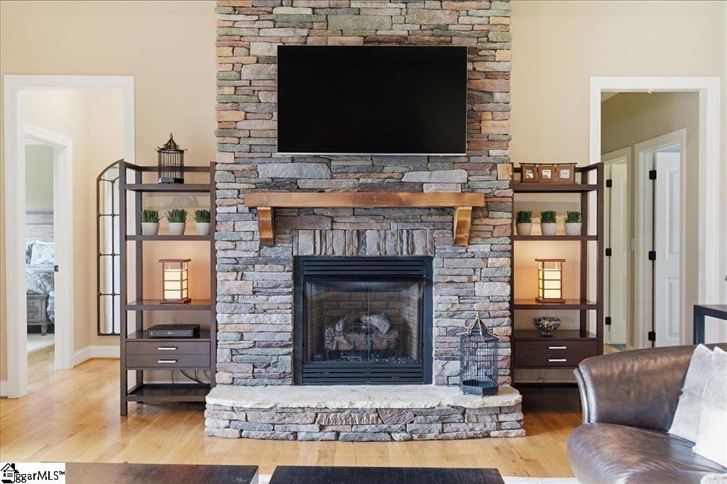 310 S Woodfin Ridge Drive Property Photo 10