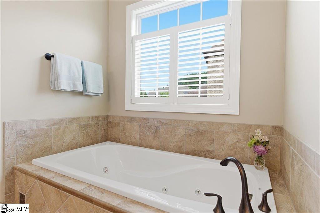 310 S Woodfin Ridge Drive Property Photo 35