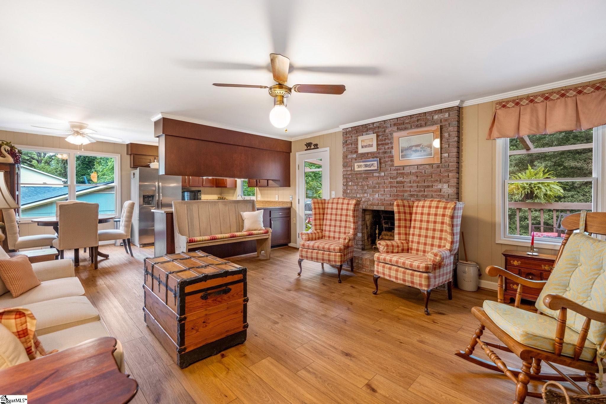 12 E Indian Trail Property Photo 8