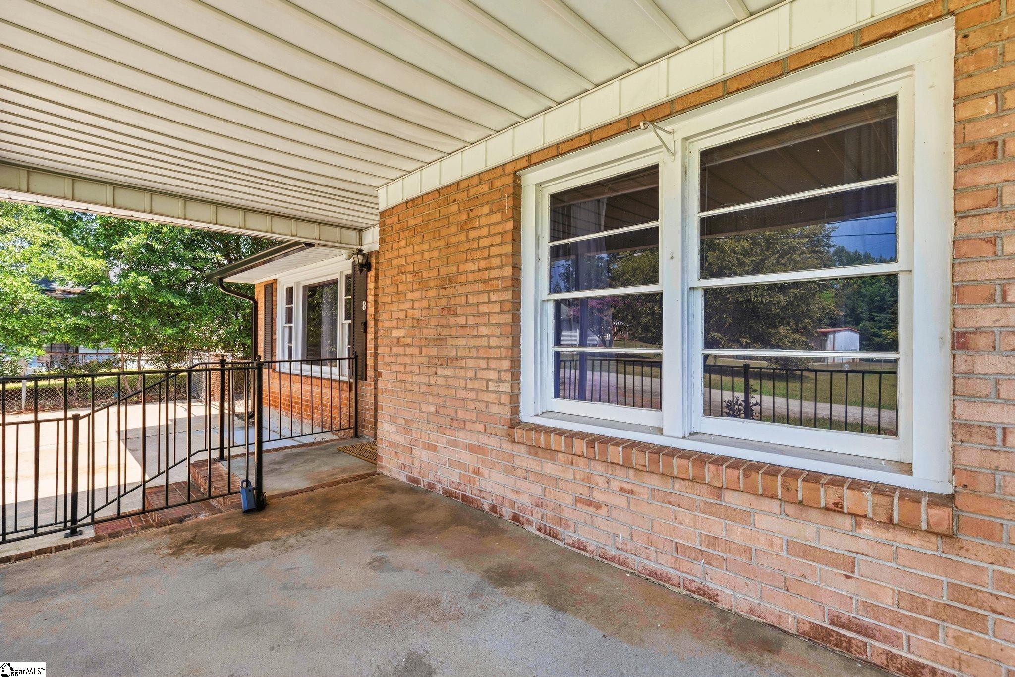 8 Bainbridge Drive Property Photo 3